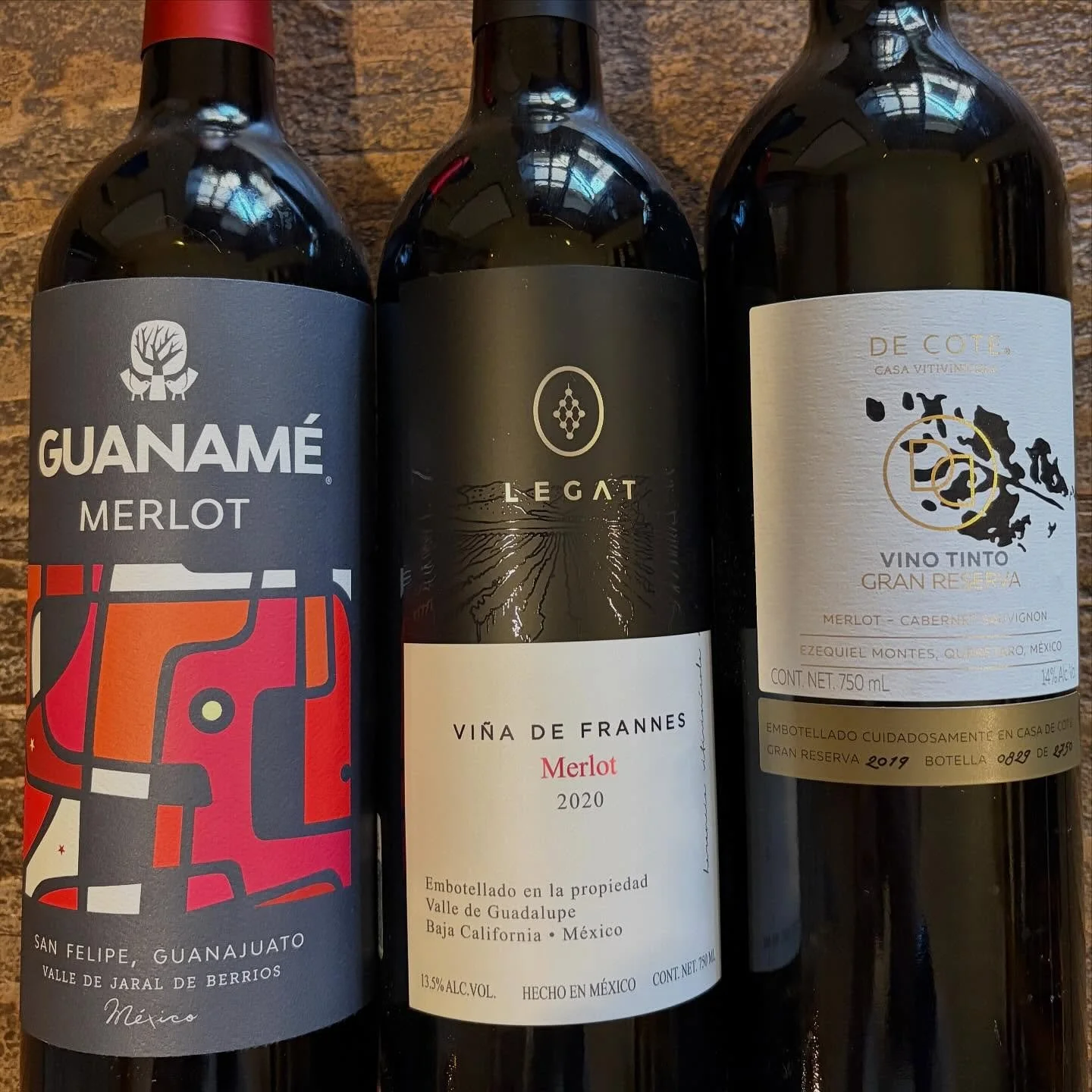 Hoy, en el marco del D&iacute;a Internacional del Merlot, te recomendamos 3 vinos espectaculares con esta afamada uva que podr&aacute;s encontrar en nuestra enoteca.

De venta en #Uvacava 🛍️