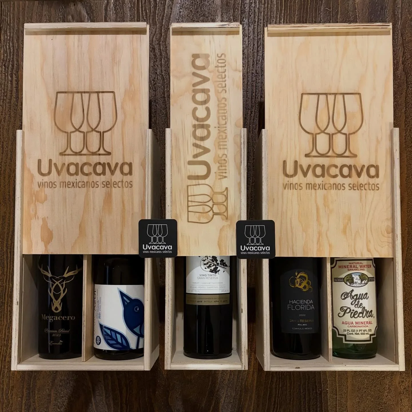 &iexcl;Tenemos los vinos favoritos de Santa! 🎅🍷🇲🇽🎄
En esta navidad, regala #VinosMexicanosSelectos disponibles s&oacute;lo en #Uvacava.