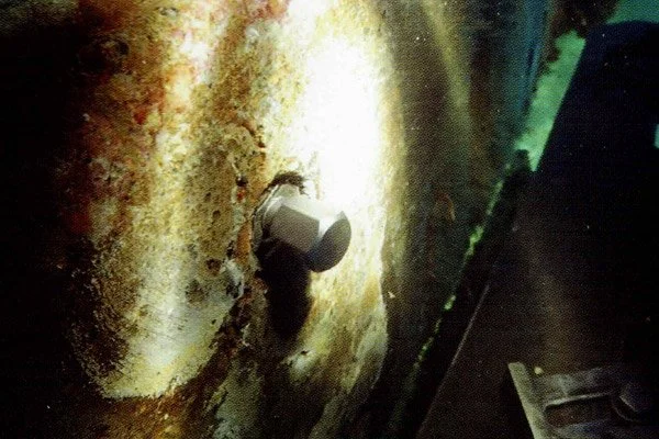 Aegir Divers Mornington Peninsula undertaking repair works on the sea wall in front of Blairgowrie Yacht Squadron. Images shows the screw extraction tool after drilling.