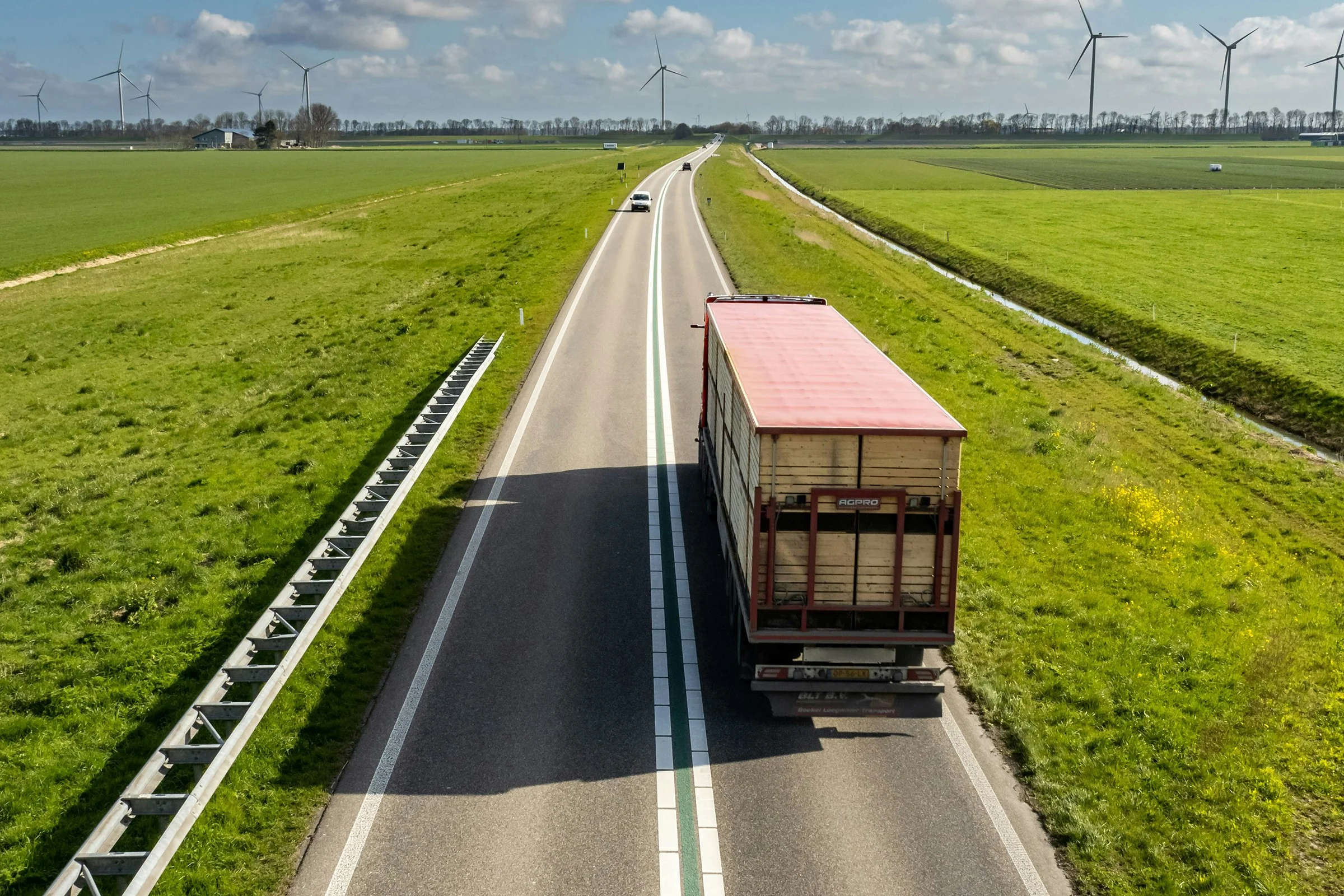 WKV_DieFracht_LKW_Auf-der-Straße.jpg