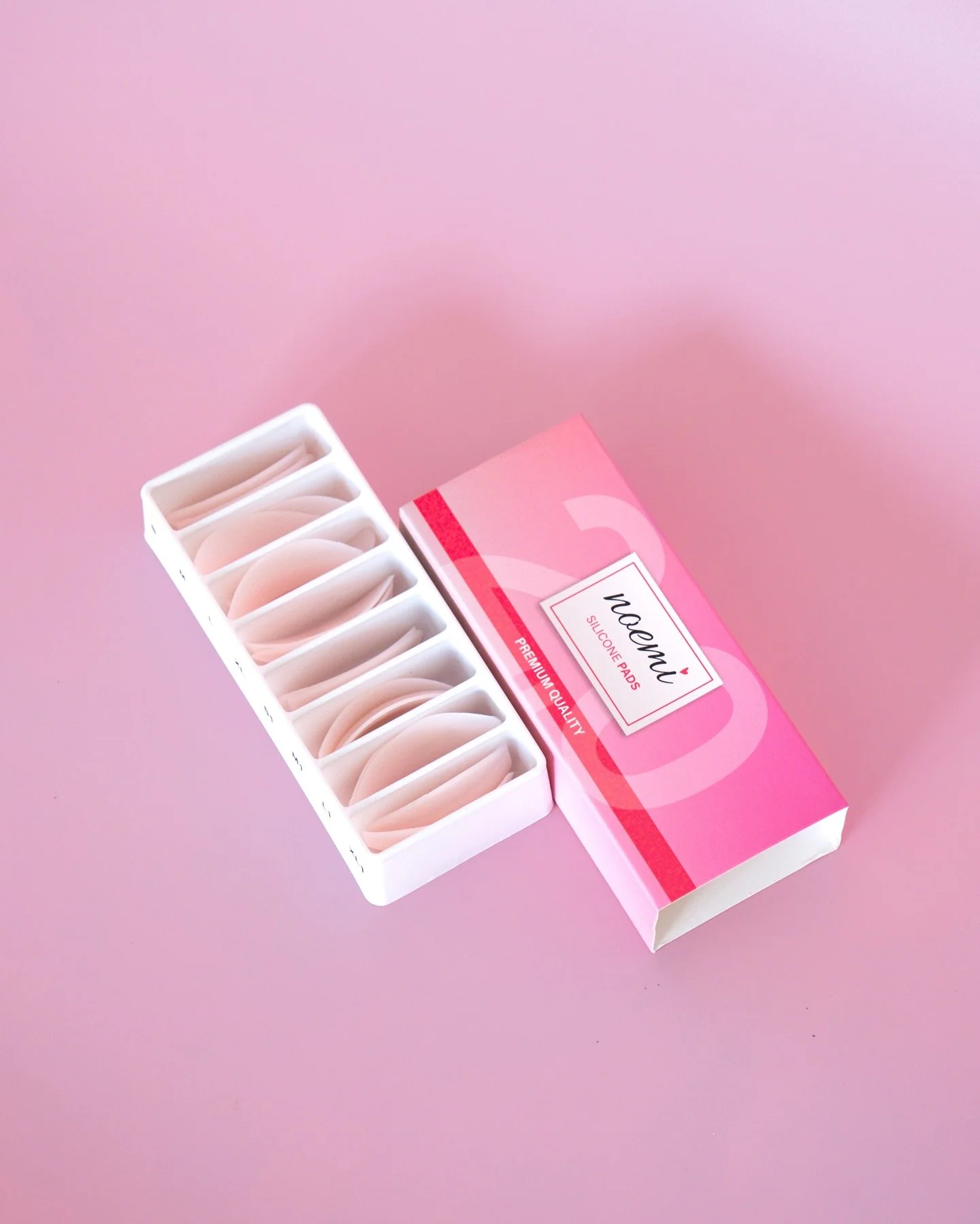 Ehi Lami-Maker, sei sempre indecisa su quali bigodini scegliere per il Trattamento di Laminazione e Botox? 🤔

Niente panico!
&Egrave; assolutamente normale.

Infatti, come ben sai, il mercato offre ormai centinaia di bigodini differenti.

Vediamone 