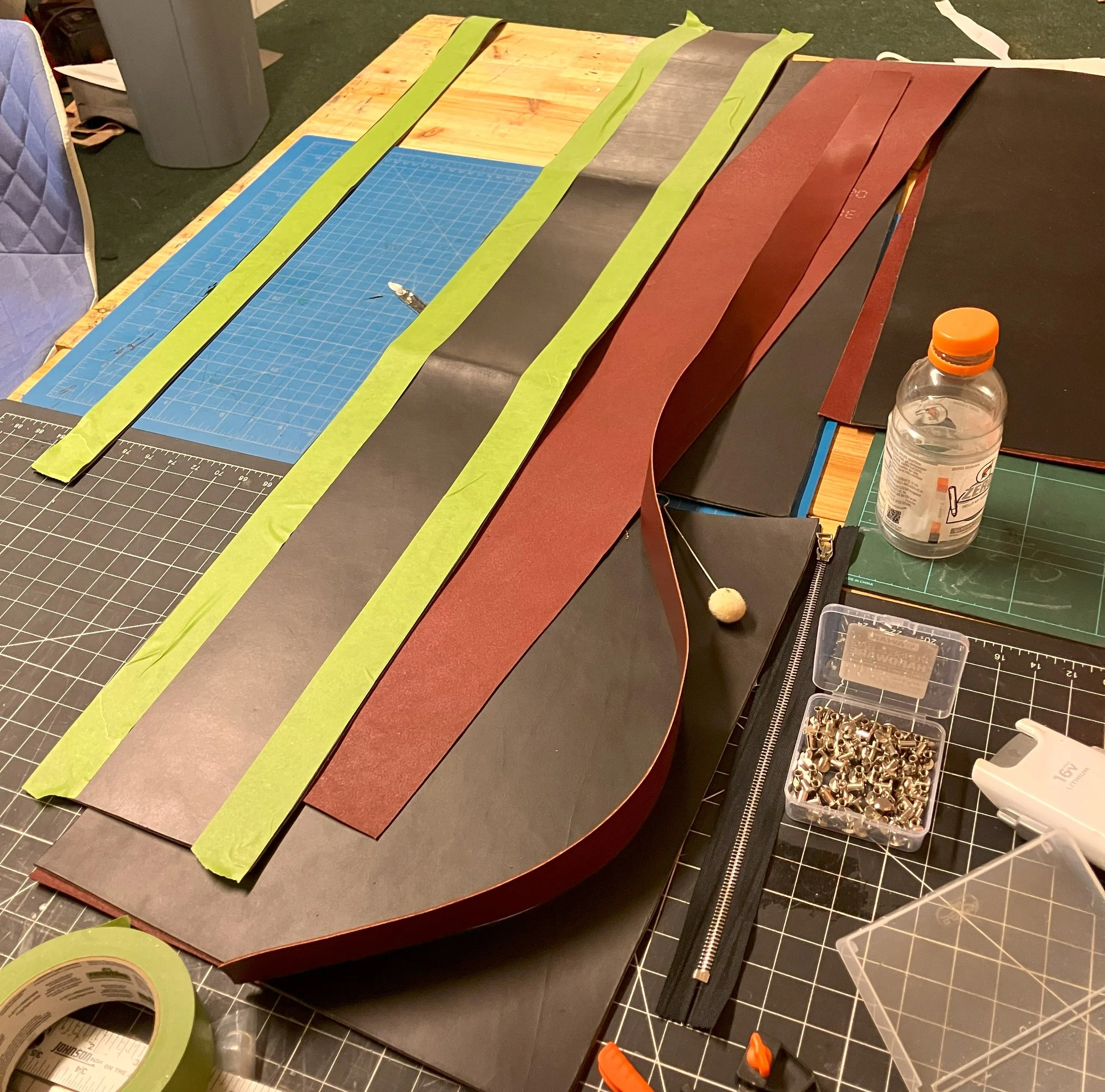 Totes gusset edge paint prep.jpg