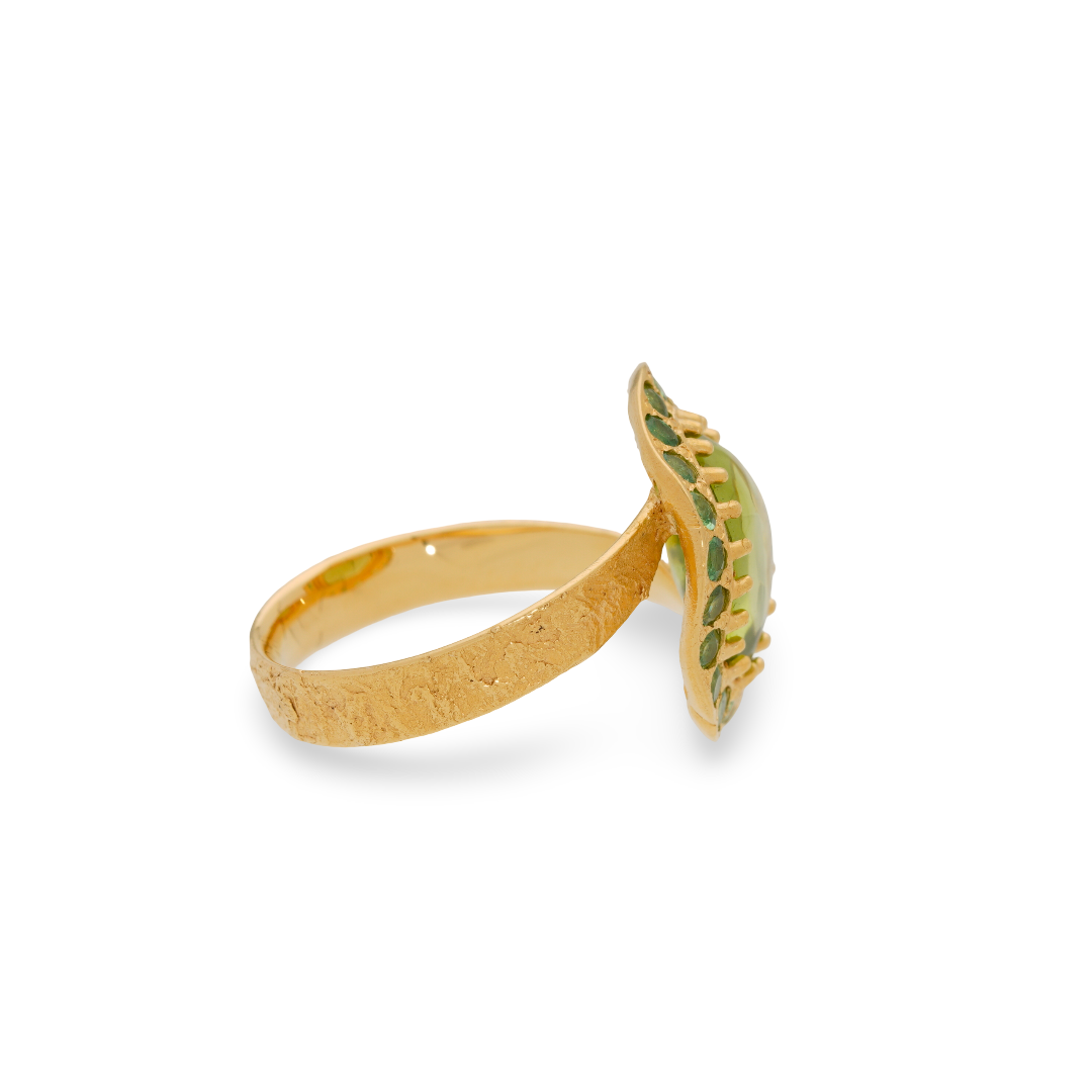 hector-lasso-jewellery-ibiza-ring-gold-summer-olive-peridot-tsavorite-3.png