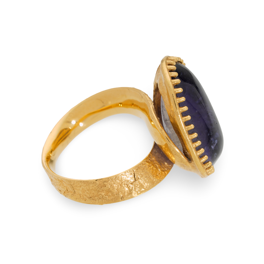 hector-lasso-jewellery-ibiza-ring-gold-depht-of-the-sea-iolite-3.png