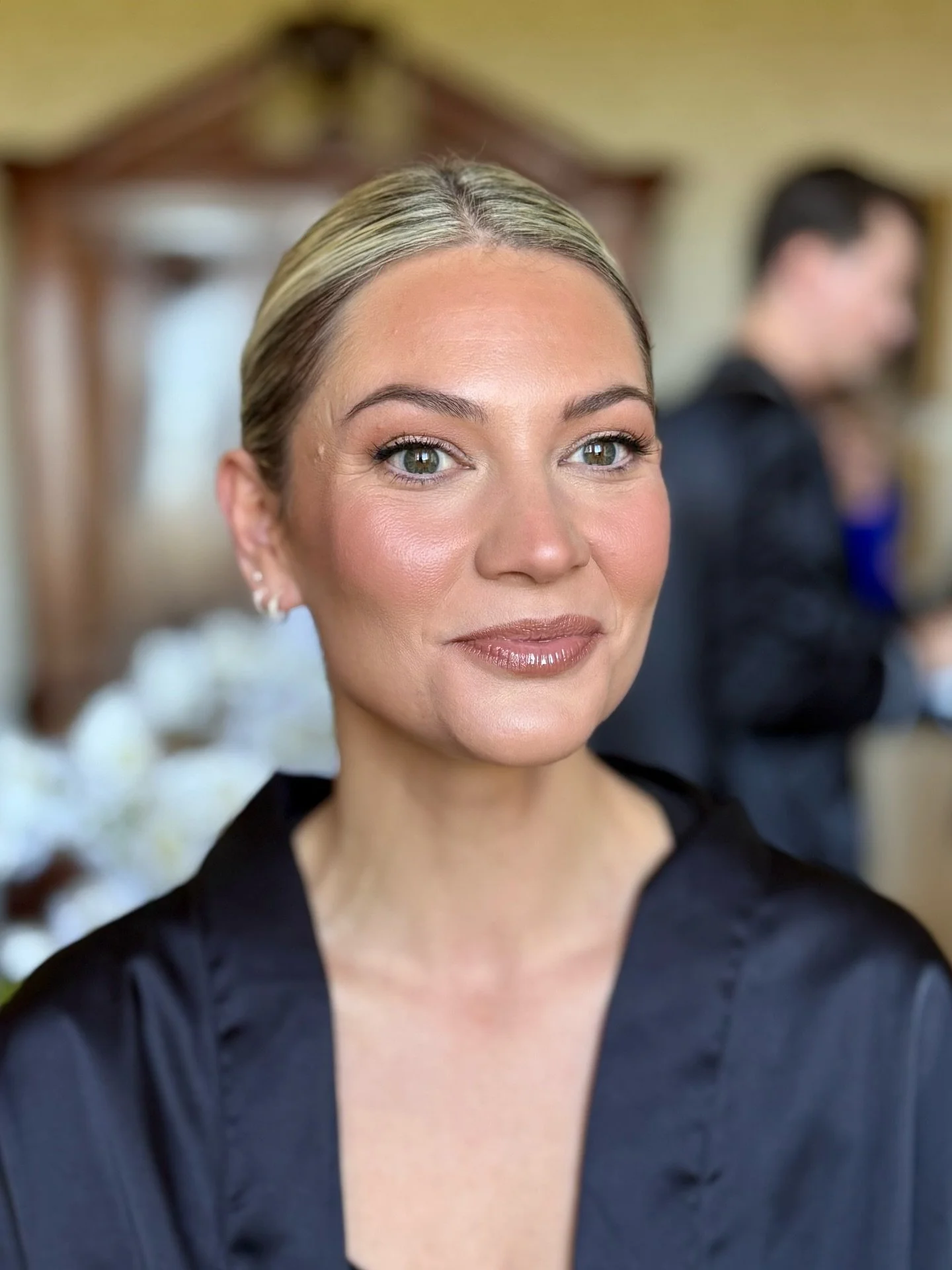 Steph 🖤 

When bridesmaids understand the assignment&hellip; 

✨ clean, glowing and neutral tones. Yes 🙌🏻 

Makeup: @graceoliviamakeupartist 
Hair: Kelly @siennataye 
Venue: @somerleyweddings_events @somerleyhouse 

#makeupartist #mua #bridalmakeu