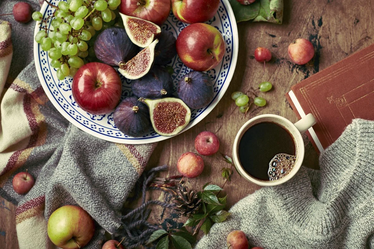 Coffee & Seasonal Eating: Mediterranean-Inspired Pairings for Early Autumn