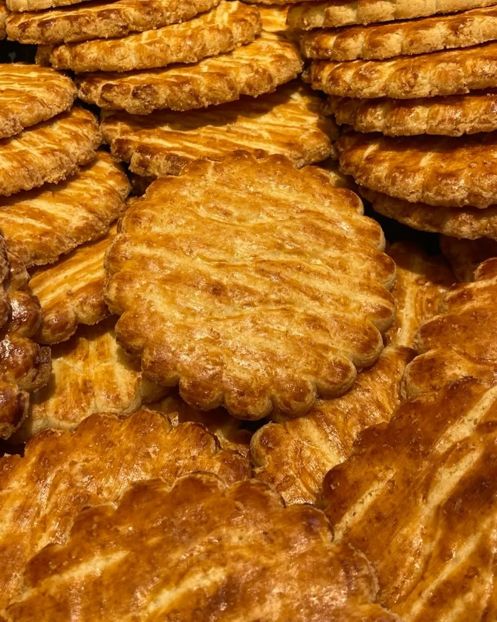 🥮 Maxi galette pur beurre, dor&eacute;e &agrave; souhait&hellip; le go&ucirc;t authentique et fondant d&rsquo;une vraie gourmandise bretonne.
