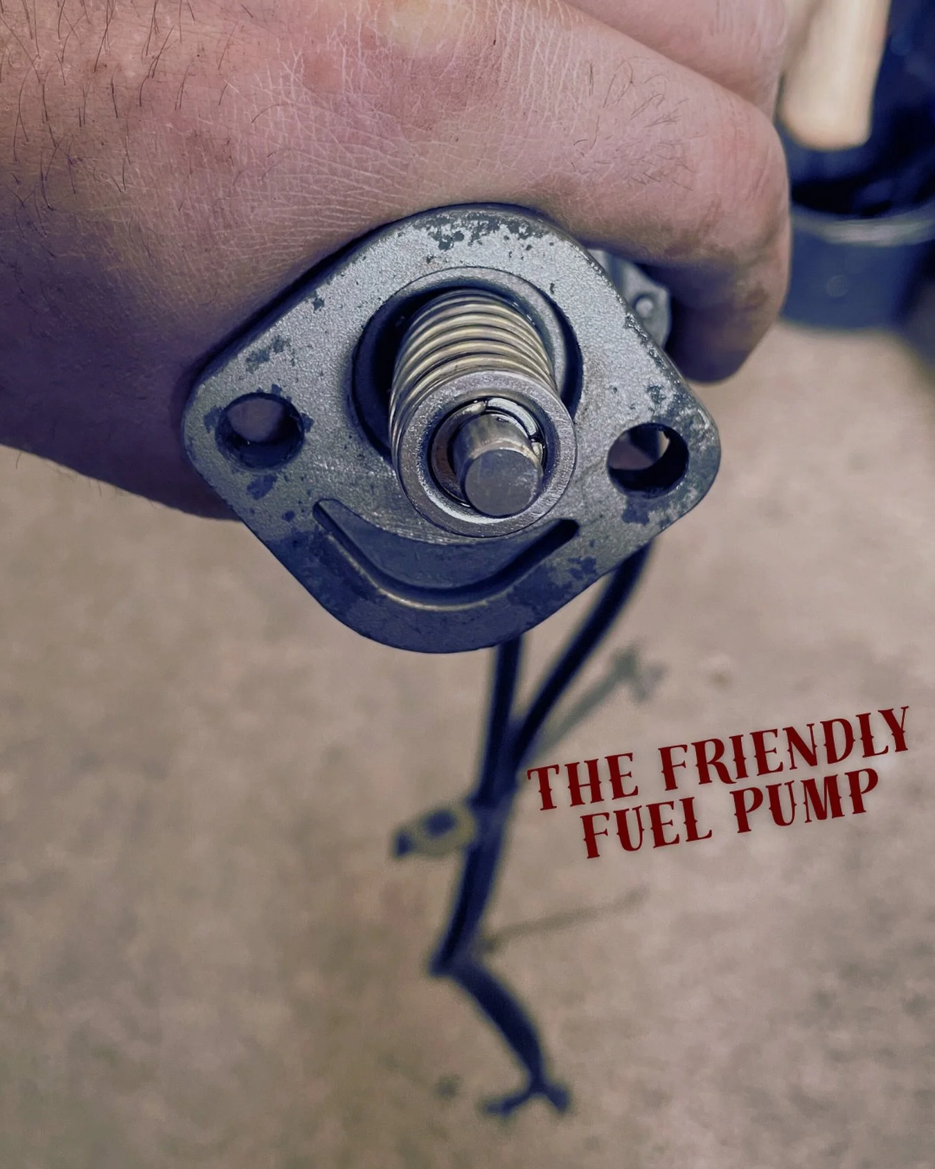 The friendly fuel pump: die Pumpe freut sich, dass auch sie ein bisschen Liebe bekommt. ❤️&zwj;🔥

#authenticmotors #inoilwetrust #mercedesbenzw110 #mercedesbenzw110 #handwerk