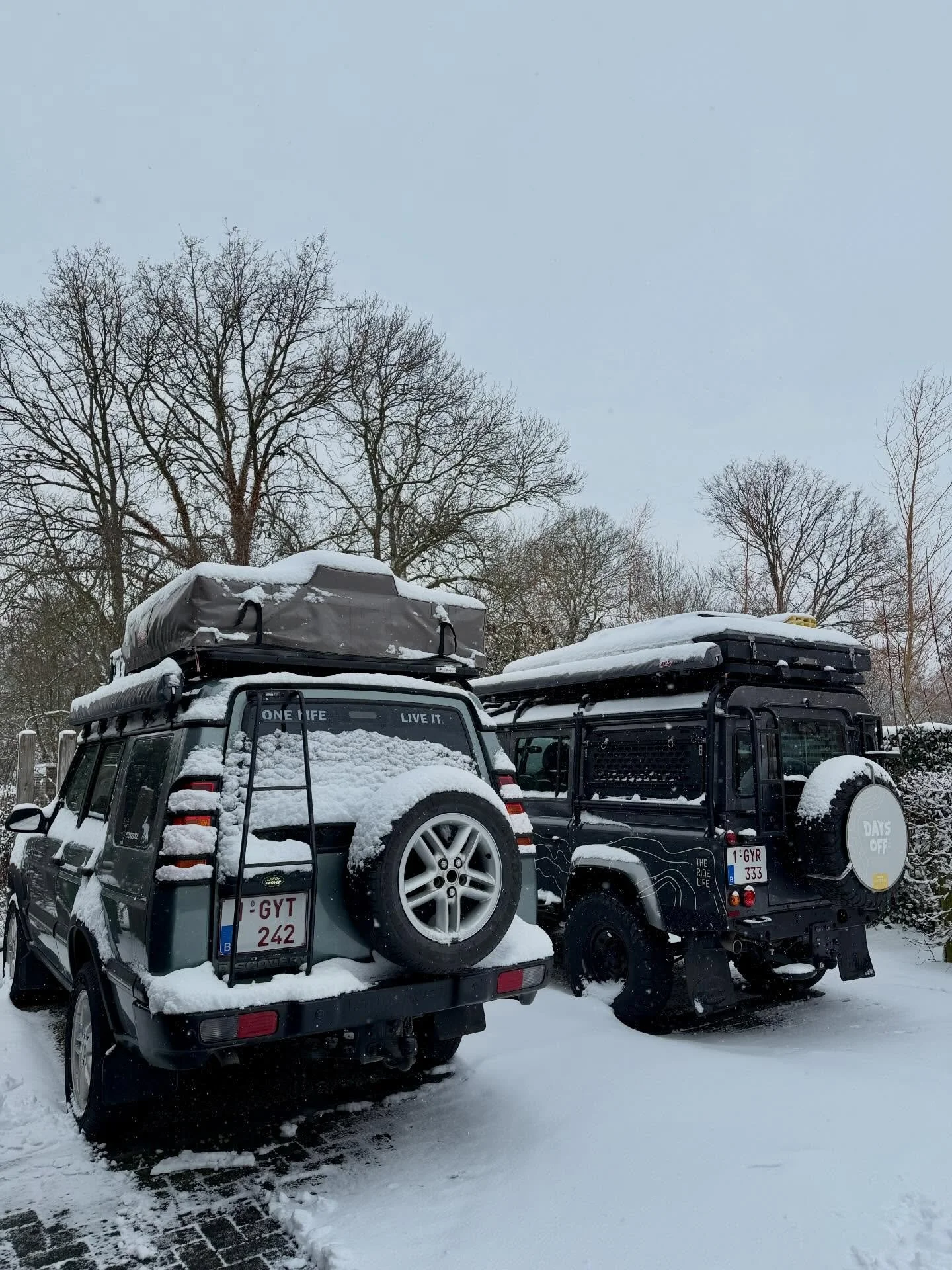 Different kind of dust ❄️🚙❄️

&mdash;&mdash;

#landrover #defender #defender110 #discovery2 #rooftoptent daktent camping overlanding roadtrip slowtravel huureencamper camperrental vanlife onelifeliveit daysoff theridelife