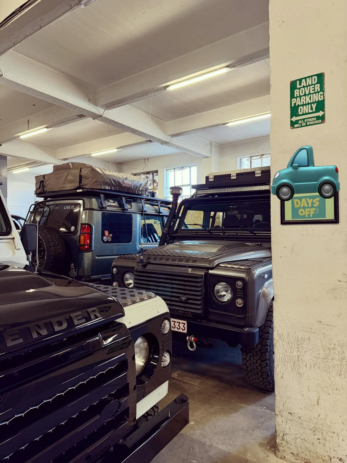 All others will be winched

&mdash;&mdash;

#landrover #defender #daktent #rooftoptent #theridelife