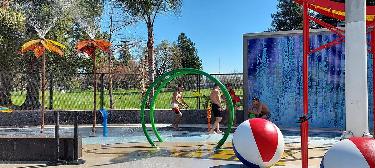 As a creative use of space and to complement the theme, the wall of the pump room is covered with a mosaic waterfall pattern.