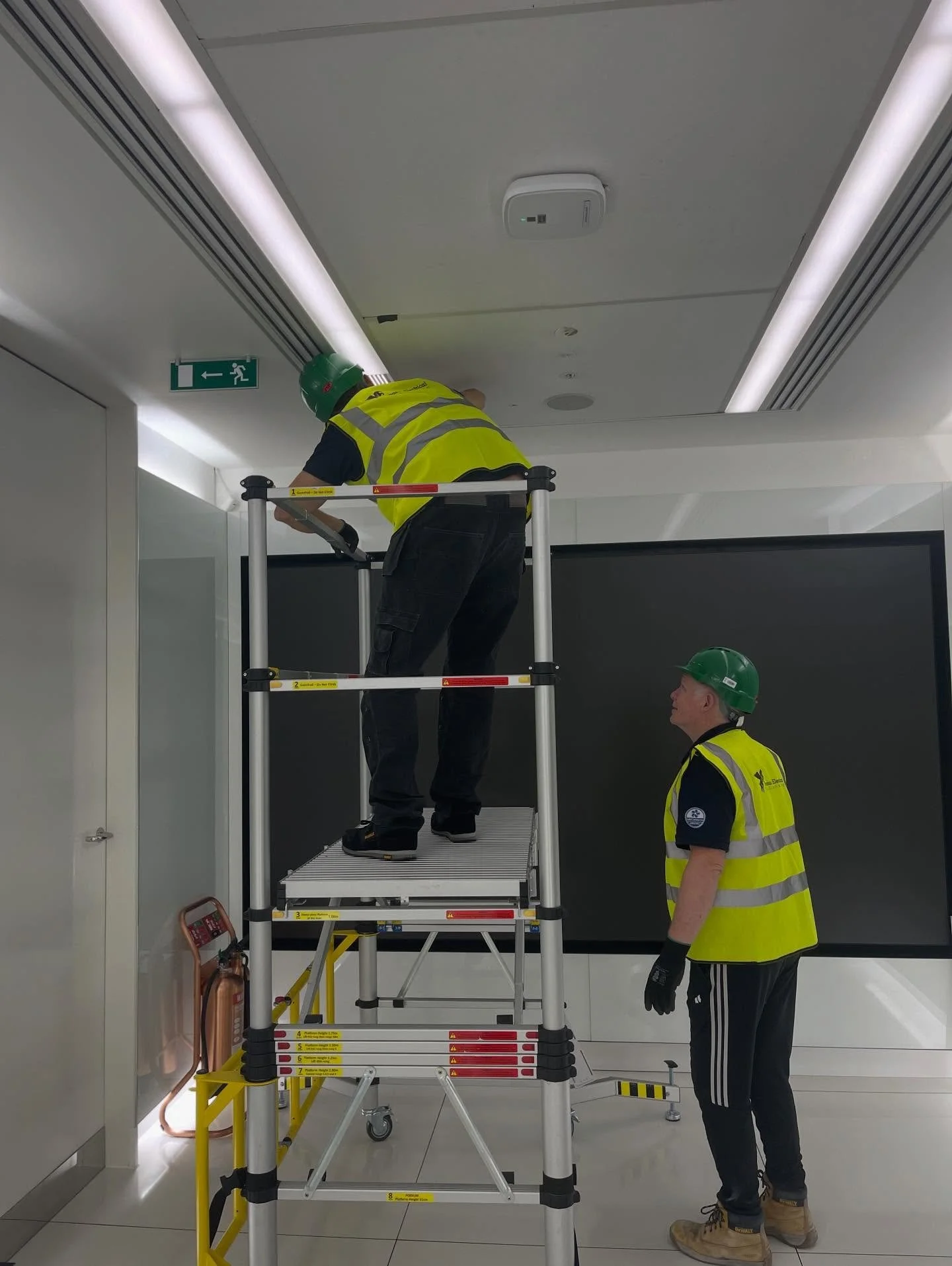 Bit of everything today&hellip; ET&amp;I, PPM &amp; MCB replenishment &amp; multiple surveys completed for @citi 

Excellent team effort today, getting it done swiftly and efficiently 💪🏼

Bigger things to come 🔜 

#electrical #electricalengineerin