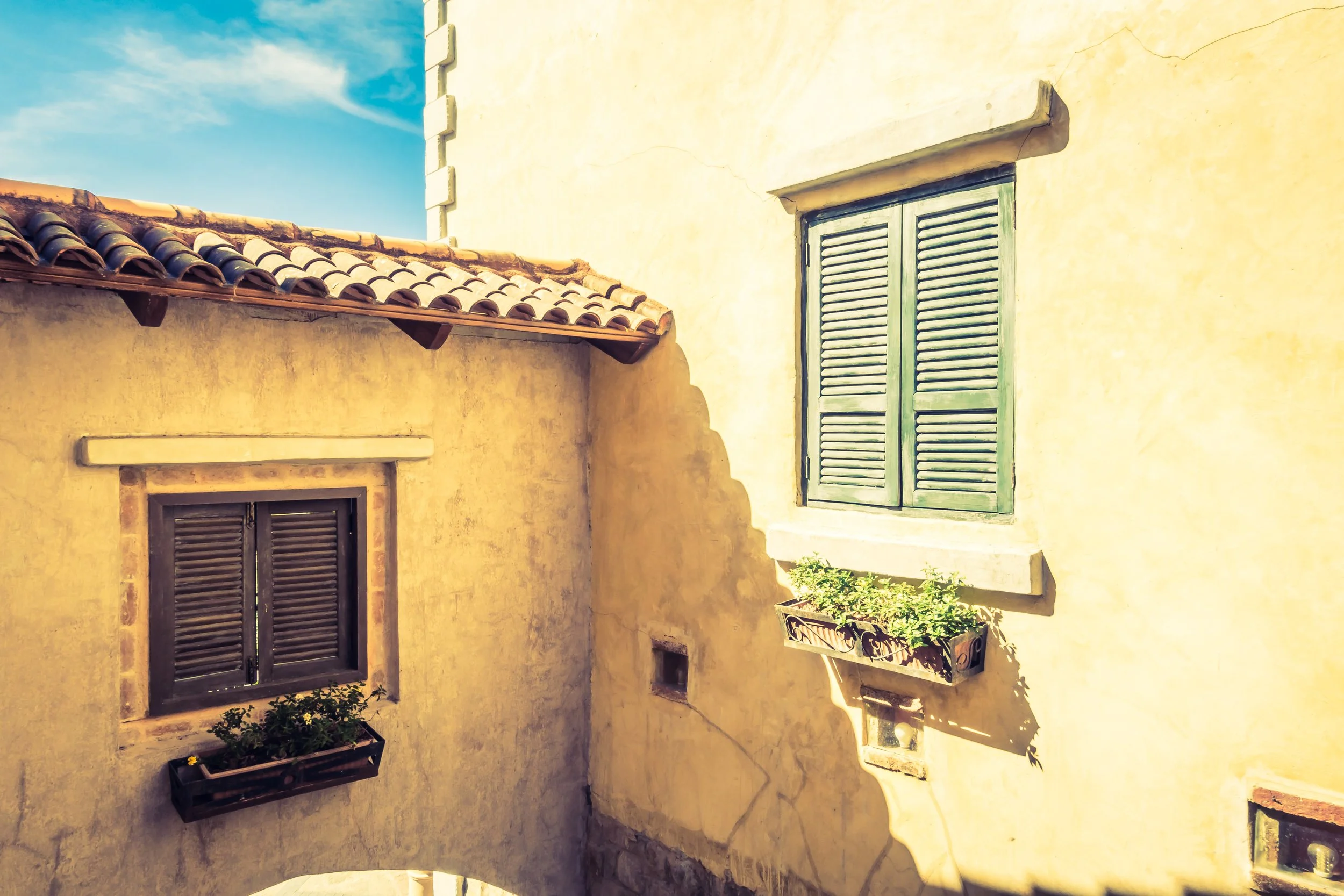 Volets clos : Des oeillères à nos maisons…
