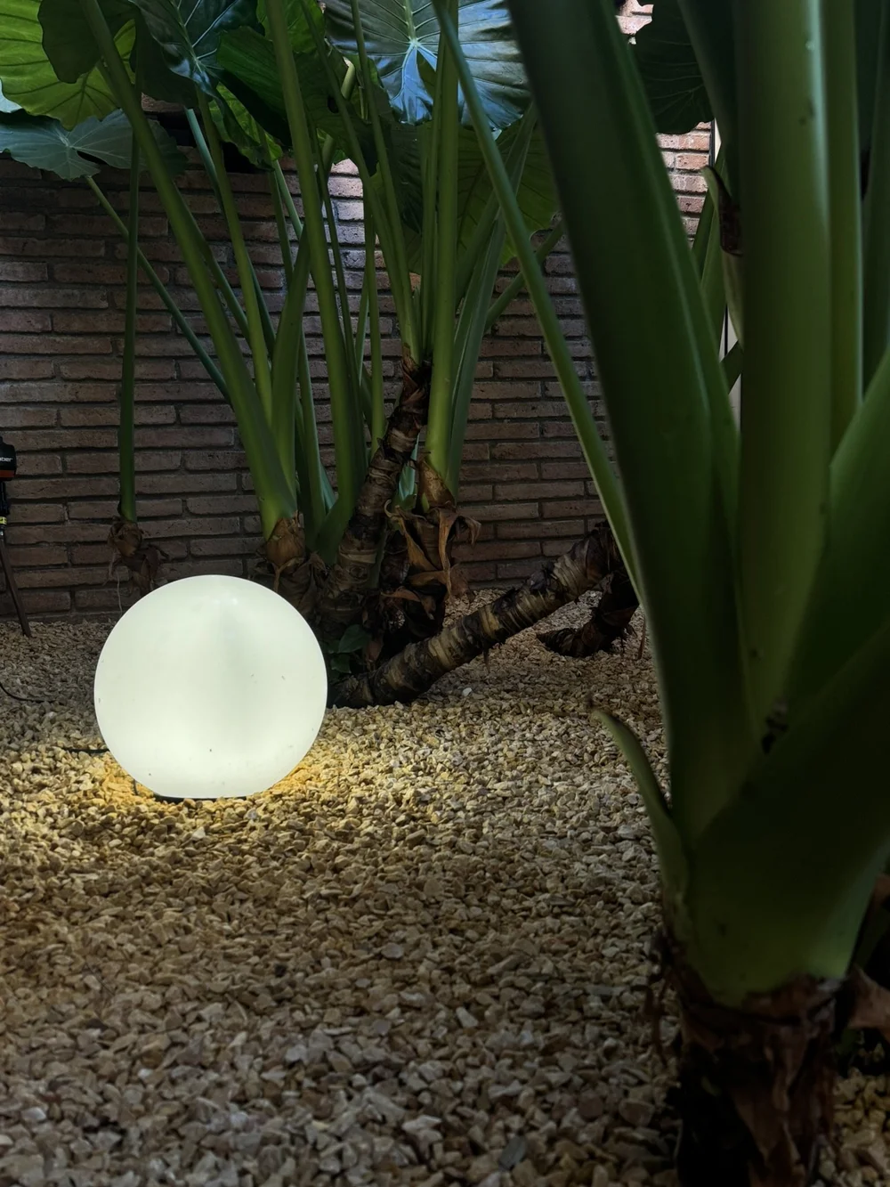 Iluminación de jardín controlada desde el móvil