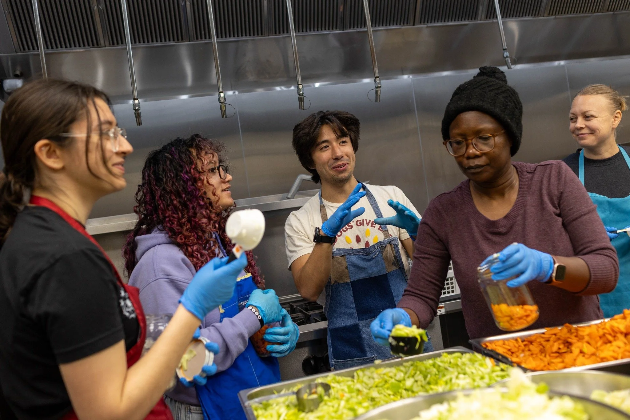 Many hands make light work. We may be biased, but our volunteers are the best in the world. 😉

#mealkits #foodsecurity #neighborssupportingneighbors #duluthmn #womenleadingchange