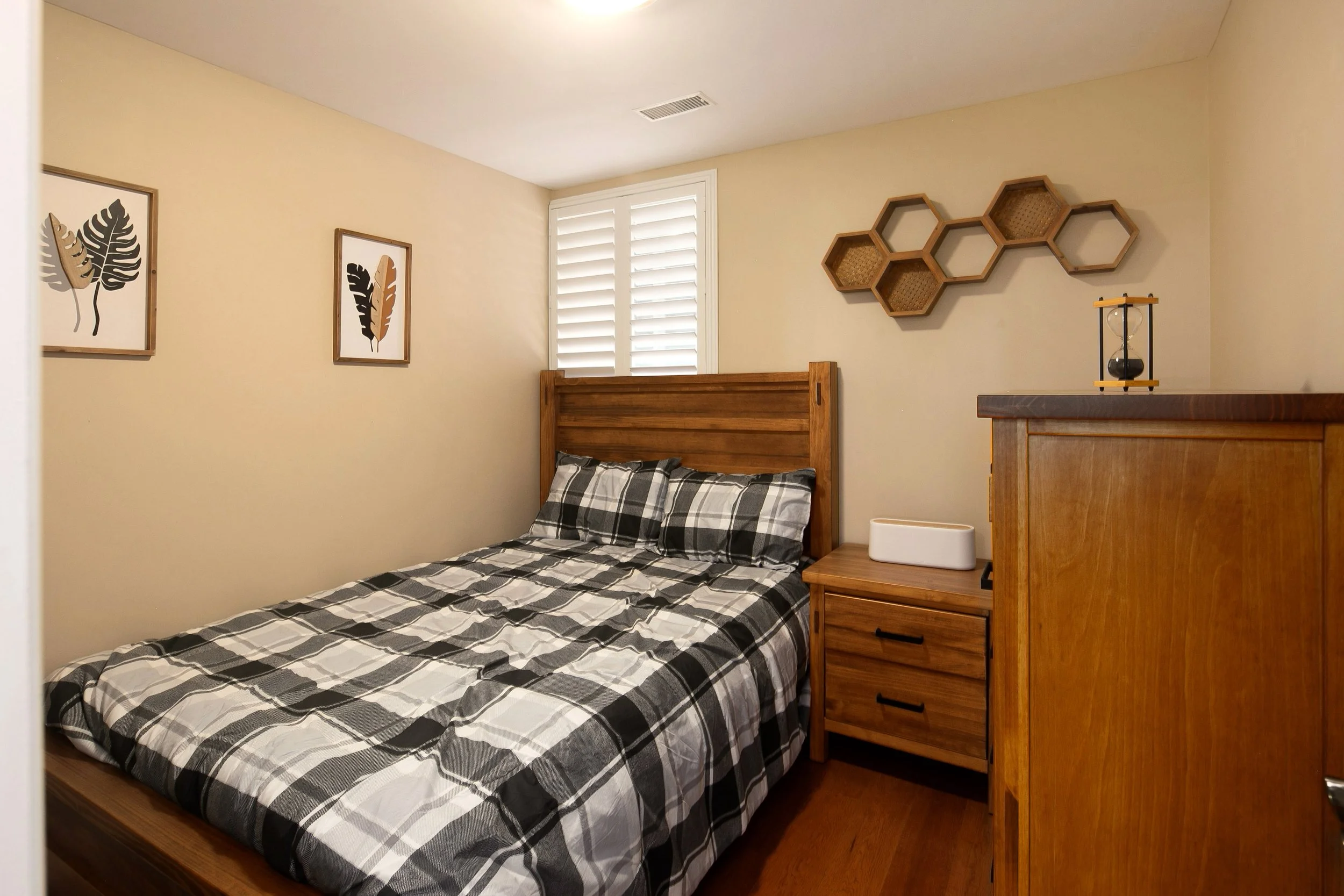 24 Albery Court Unit 1 Full Resolution 17.jpg