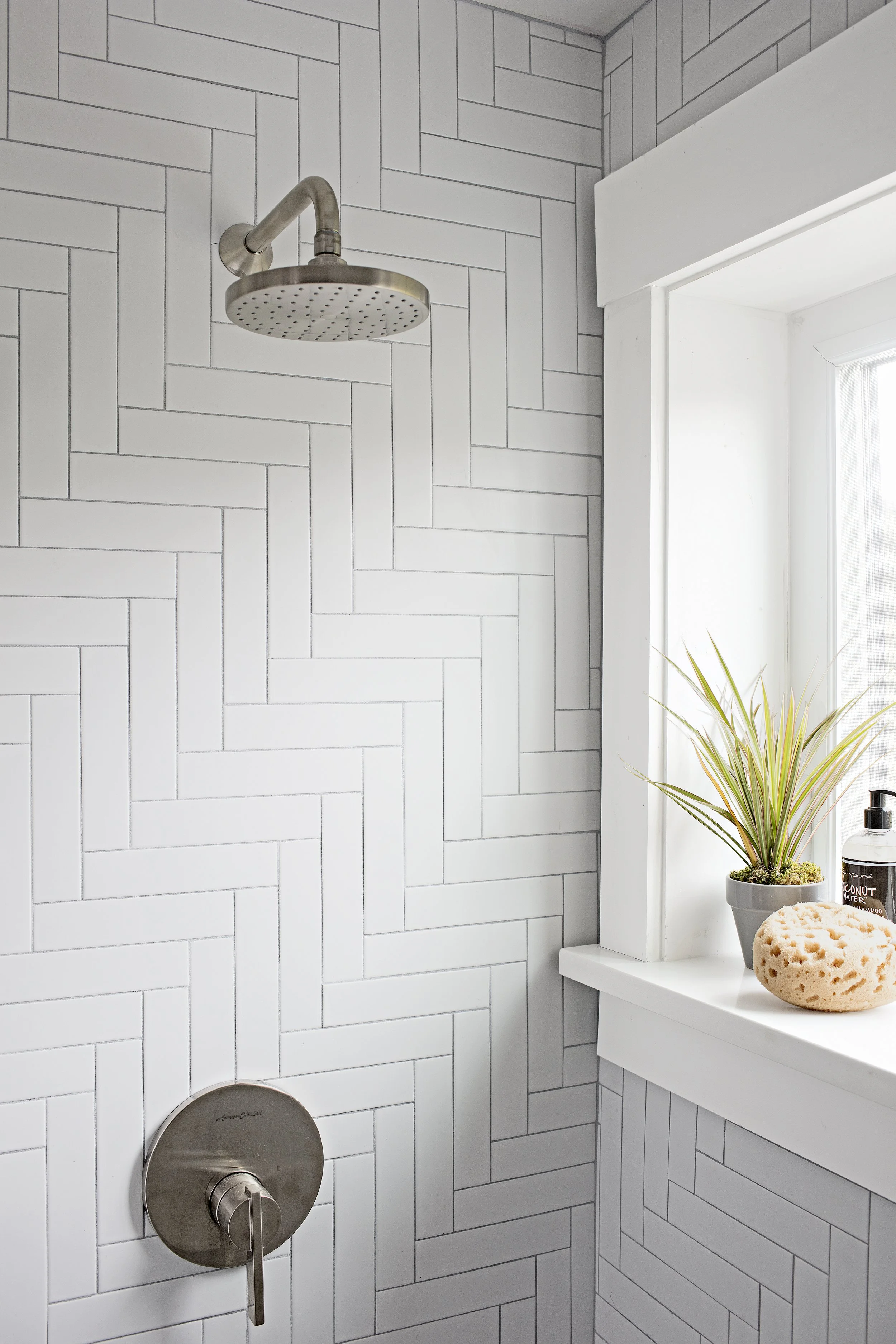 1016-web-emersongreen-showerdetail_finals01-3.jpg