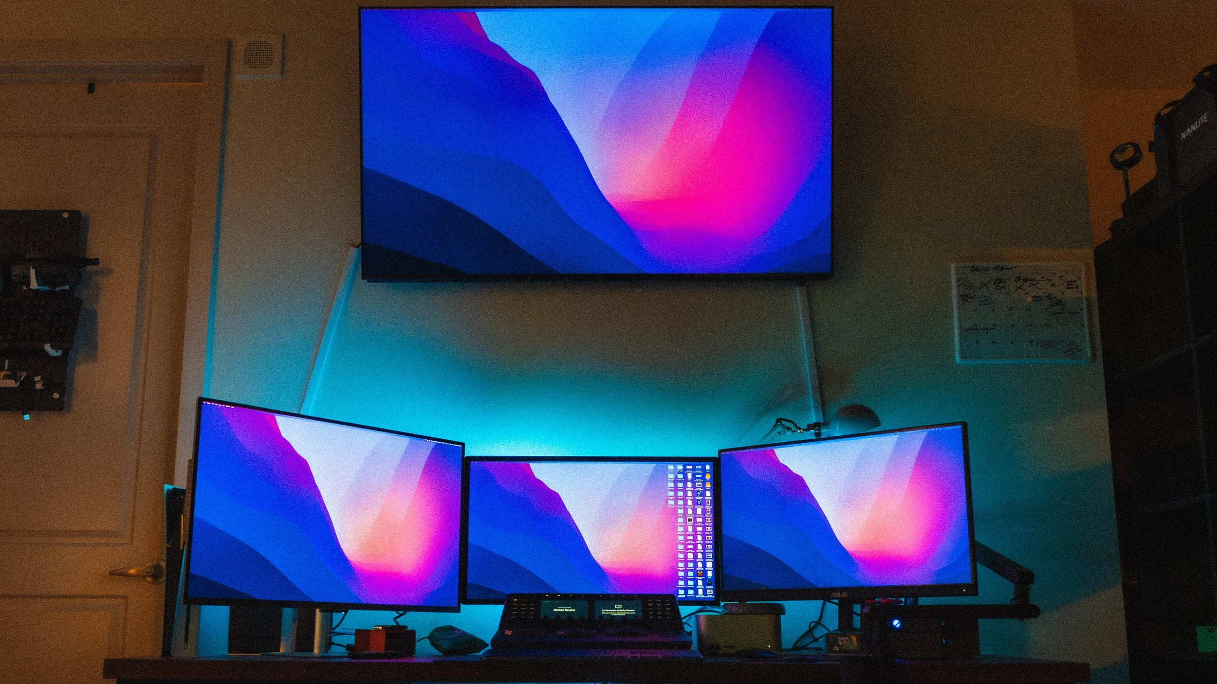 Client Monitor: 55" Sony A95L;

Reference Monitor: Pro Art PA32UCDM (Q-OLED);

Gui Monitor: Apple Studio Display;

Panel: Resolve Mini Panel