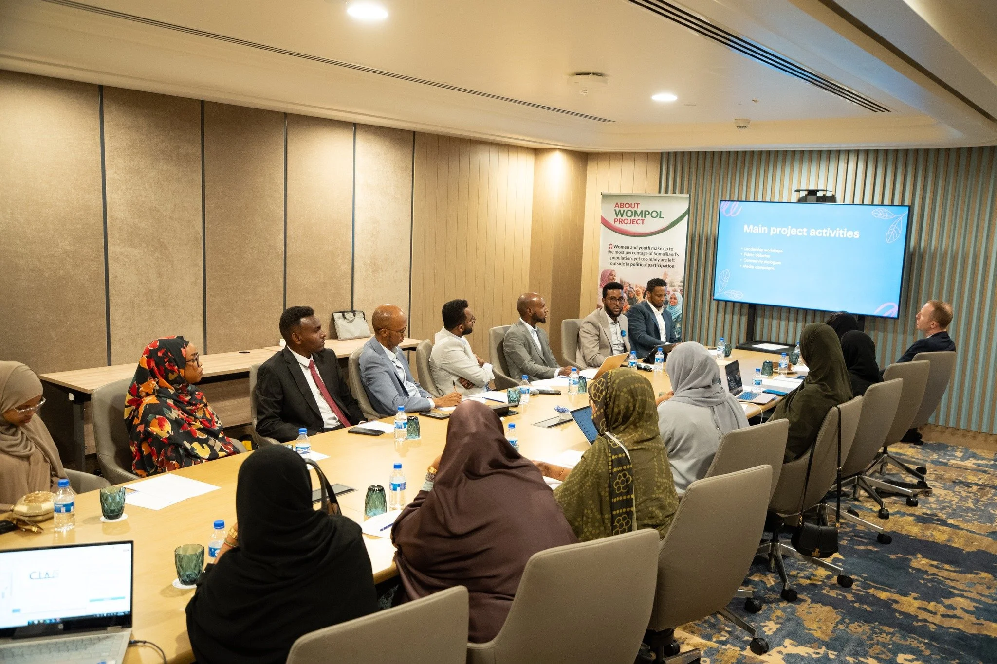 YEEL development organisation oo kaashanaysa xisbiga ( The liberal party of Norway) @venstre.no waxay daahfurtay mashruuca WOMPOL oo ka shaqayndoona kobcinta aqoonta dimuqraadiyada haweenka iyo dhalinyarada Somaliland. Mashruucu wuxuu socondoonaa mud