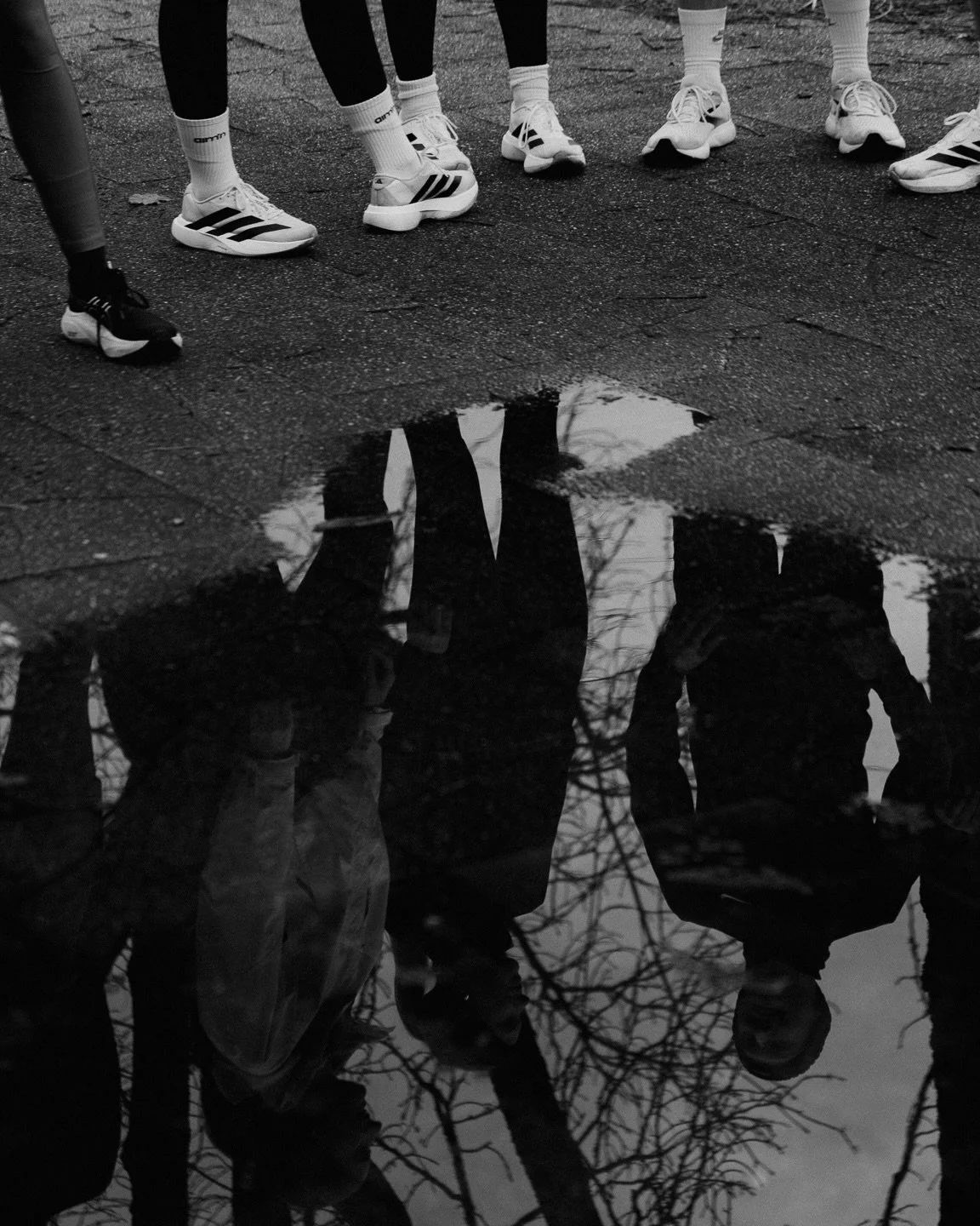 To all @meinfreiburgmarathon participants, I wish you the best of luck in today's event. It's a rainy day, so take good care! For those who want to cheer on the runners, come by @kreuzeck.wirtshaus ; there will be a @lavenderrunning cheering zone wit