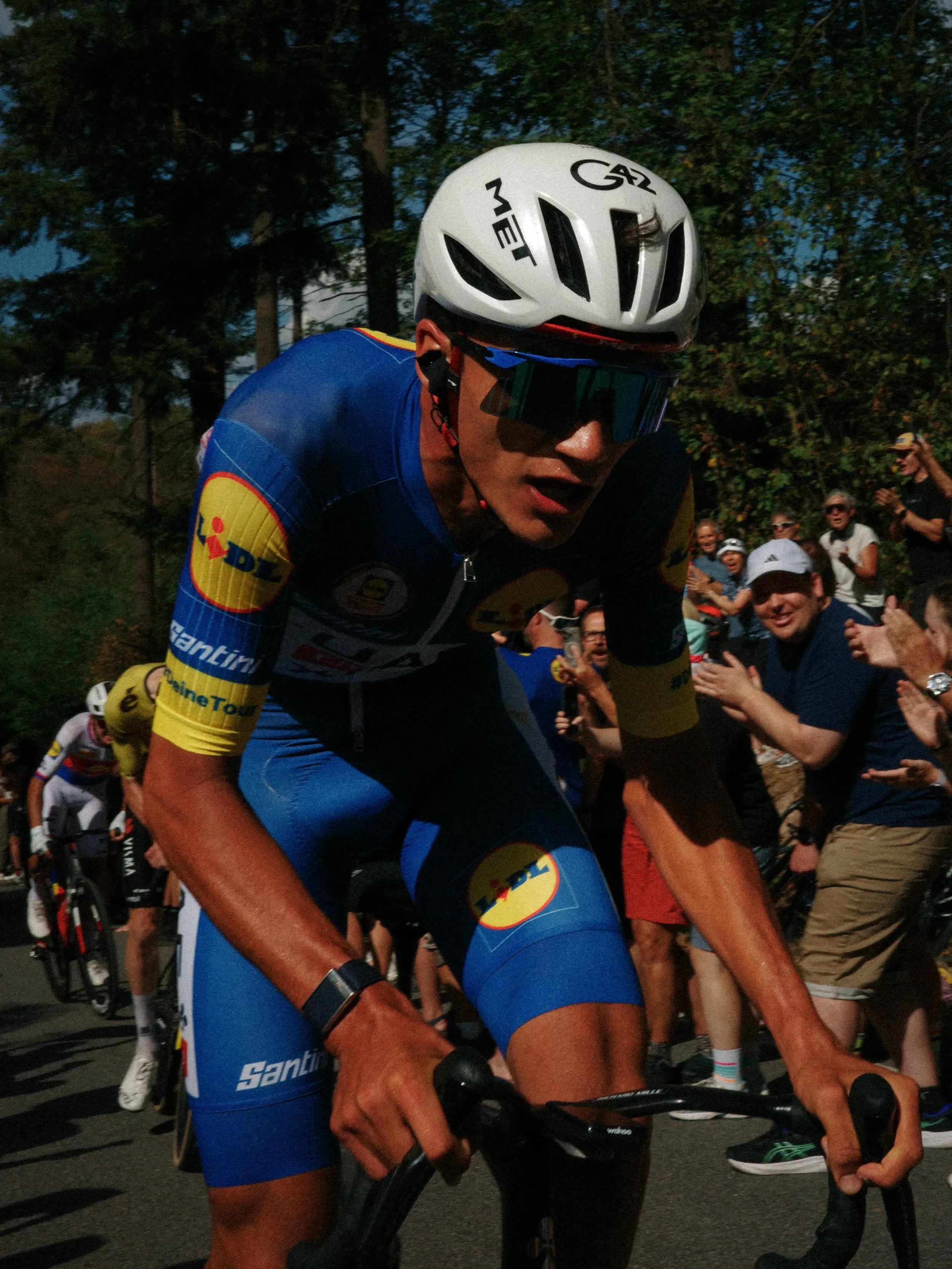Wow, did not expect that. Went for a weekend trip to Heilbronn. We decided this last minute on friday and just thought of going to the last climb. 10 minutes from our stay. And here we are. Easiest bike race arrival I ever had. Love it. Isaac attacke
