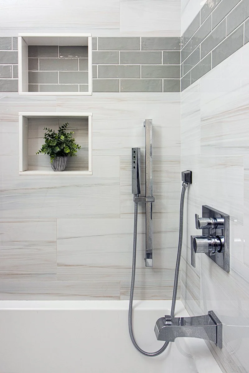 Interior-Design-Newburyport-Modern-Lakehouse-Bathroom-2.jpg