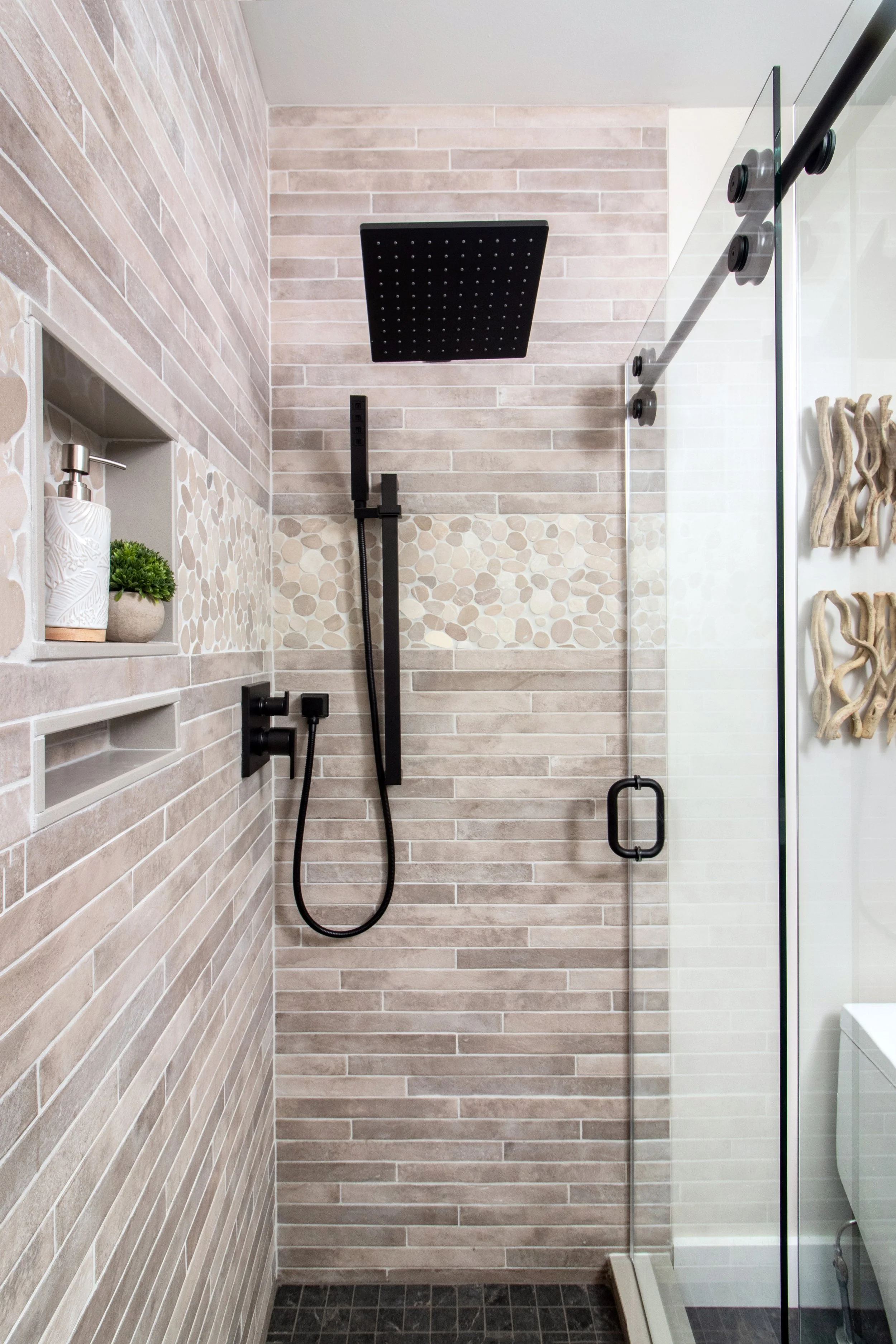 Interior-Design-Newburyport-Modern-Lakehouse-Bathroom-Shower-4.jpg
