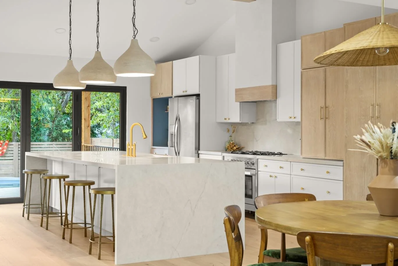 What can 365 days accomplish? For us, it transformed a tear-down into a stunning Airbnb! From permits to renovation, it's been a year-long journey. We're excited to share our 3rd Howdy Hideaway property with you - the perfect blend of form and functi