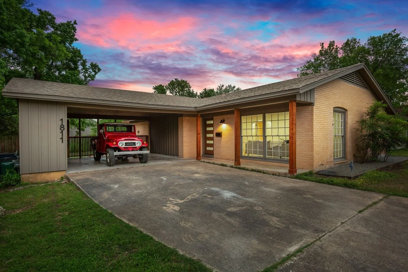 A beautiful example of a flip we finished in Windsor Park! We kept as much of the original charm as possible by restoring the original windows in the living room and keeping the original brick. The rest of the house was completely renovated down to t