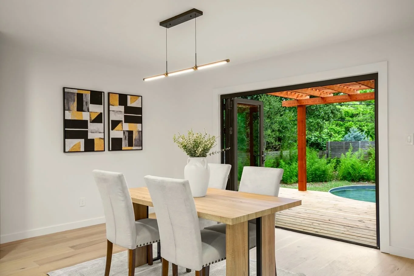 We love the indoor/outdoor flow of this Windsor Park project! Checkout the huge according door!