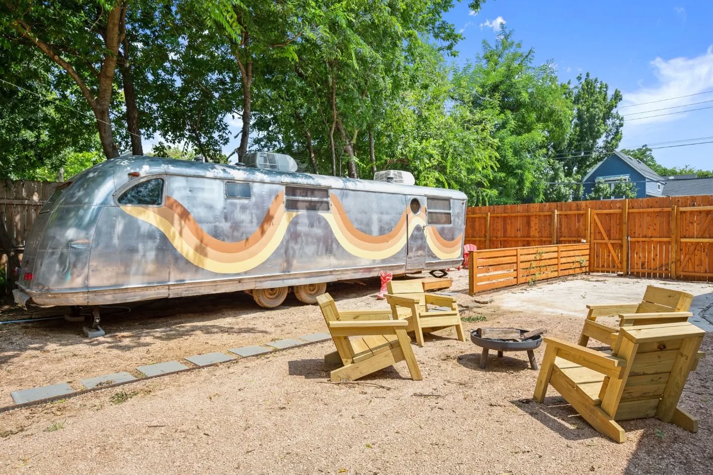 when temps drop, our backyard becomes *that* much more inviting ✨

with fire pits, a heated cowboy pool, lots of blankets, hot coffee, cornhole, + plenty of outdoor ~lounging~ opportunities, our giant backyard makes the perfect backdrop for a chilly 