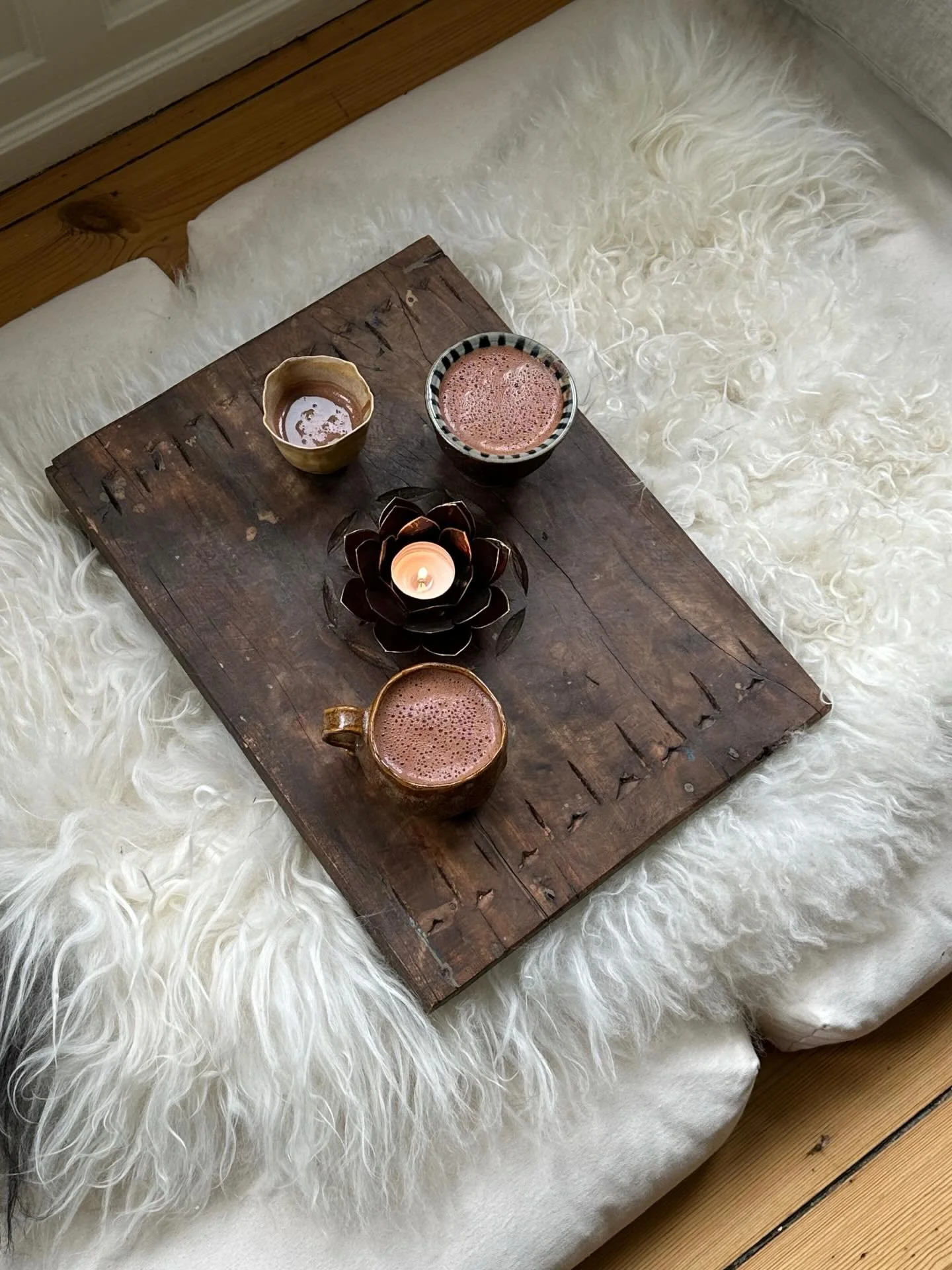 Spring is in the air, the cacao pot is brewing, and I&rsquo;m getting ready to host a new season of 1:1 sessions🌷

If you&rsquo;re called too, you can send me a dm to hear more💌

Lots of love,
Hannah