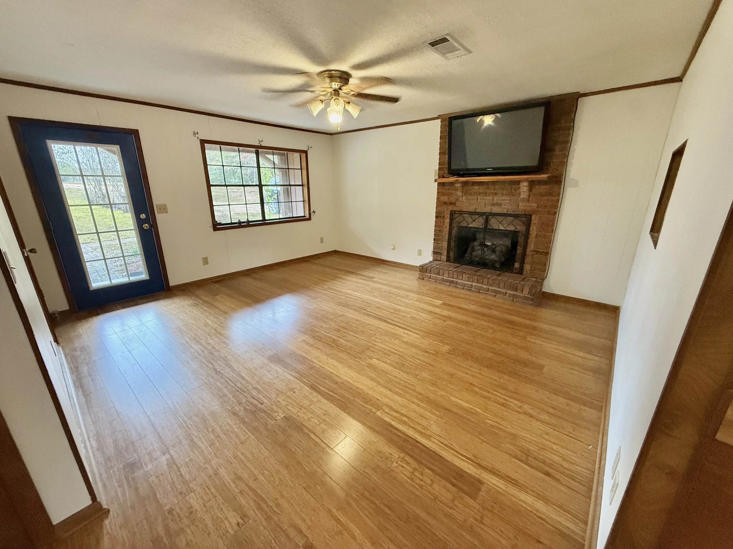3 Living Room.jpeg