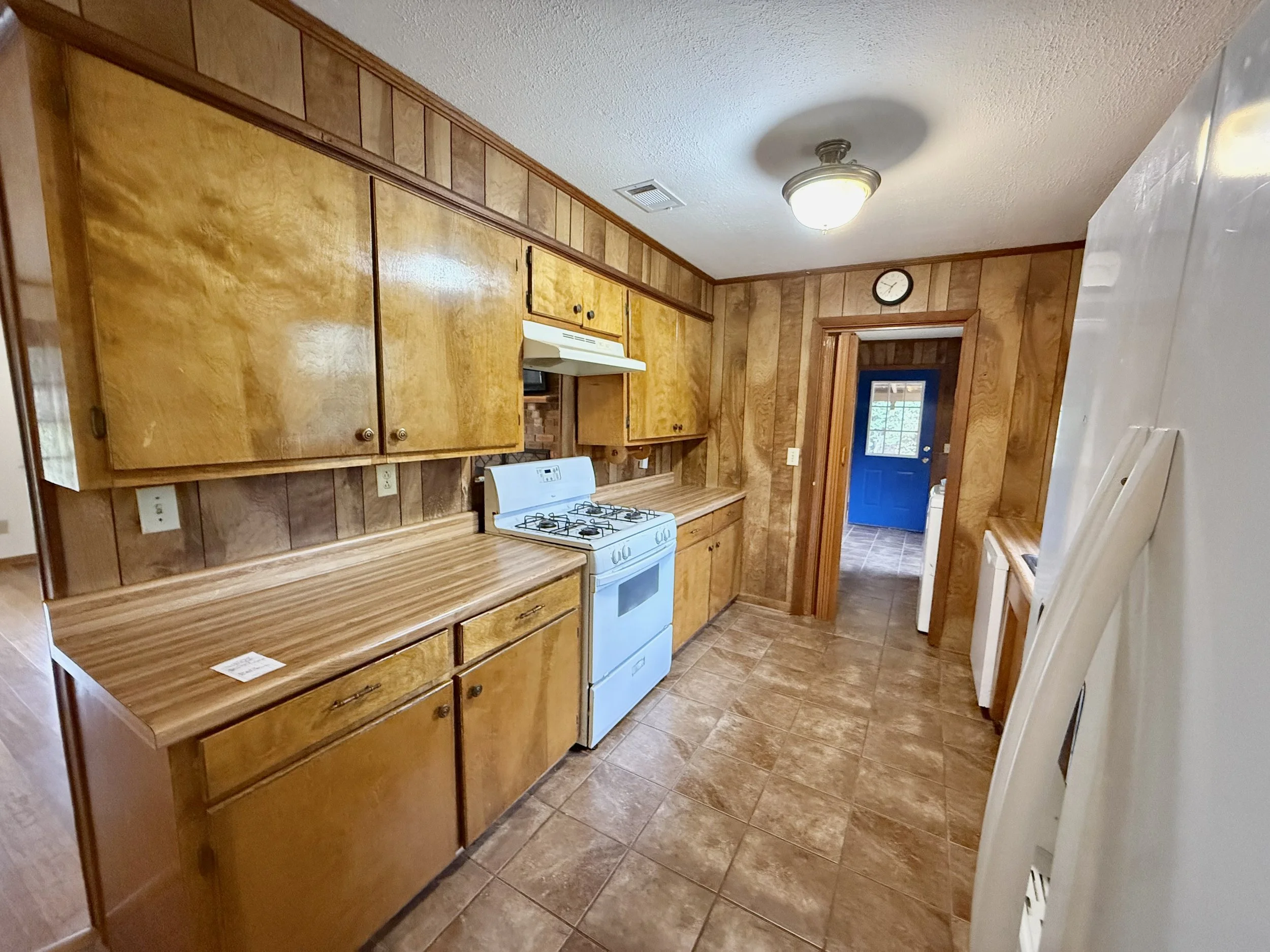 8 Kitchen 3.jpeg