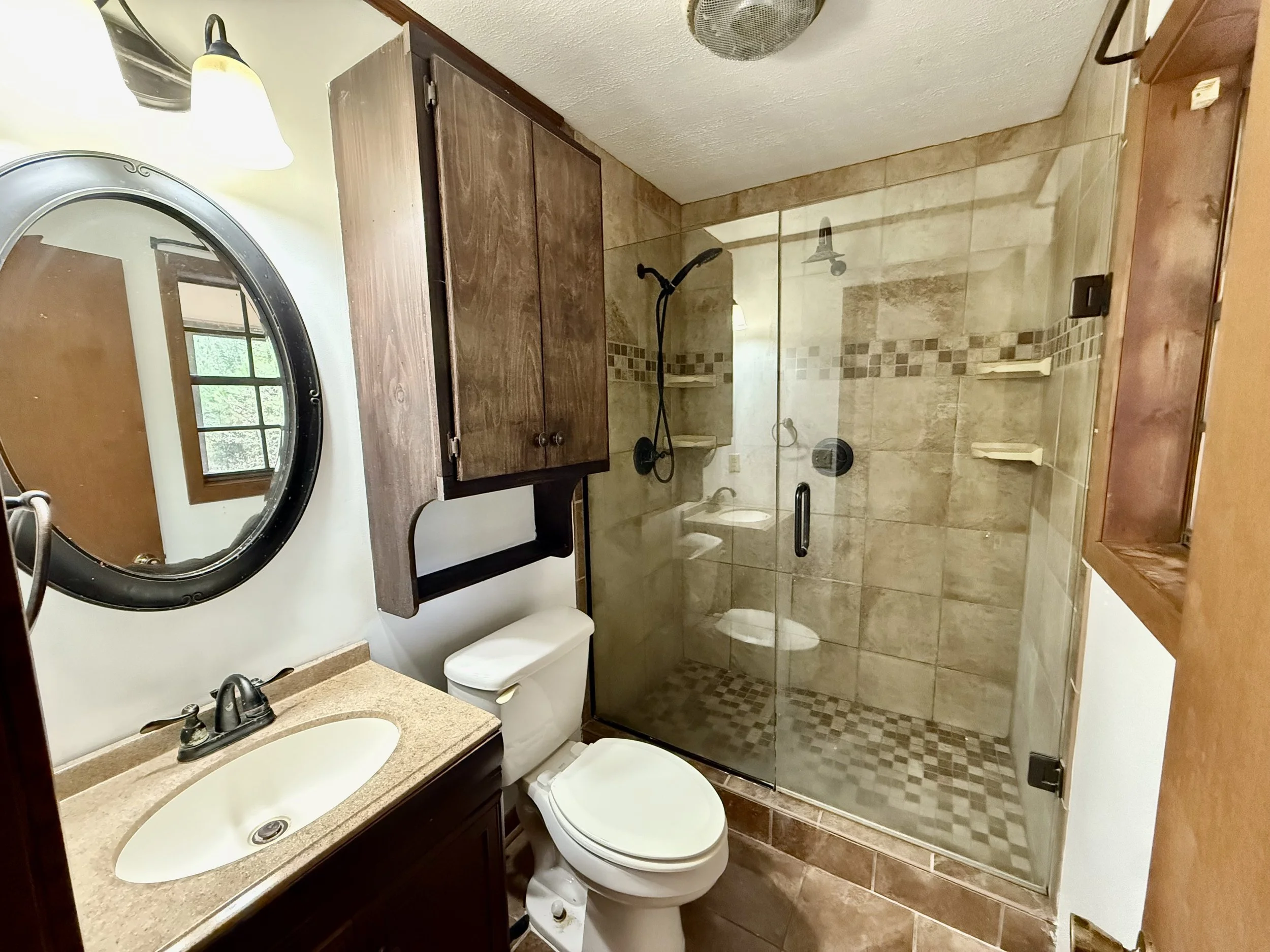 11 Primary Bathroom (3).jpeg