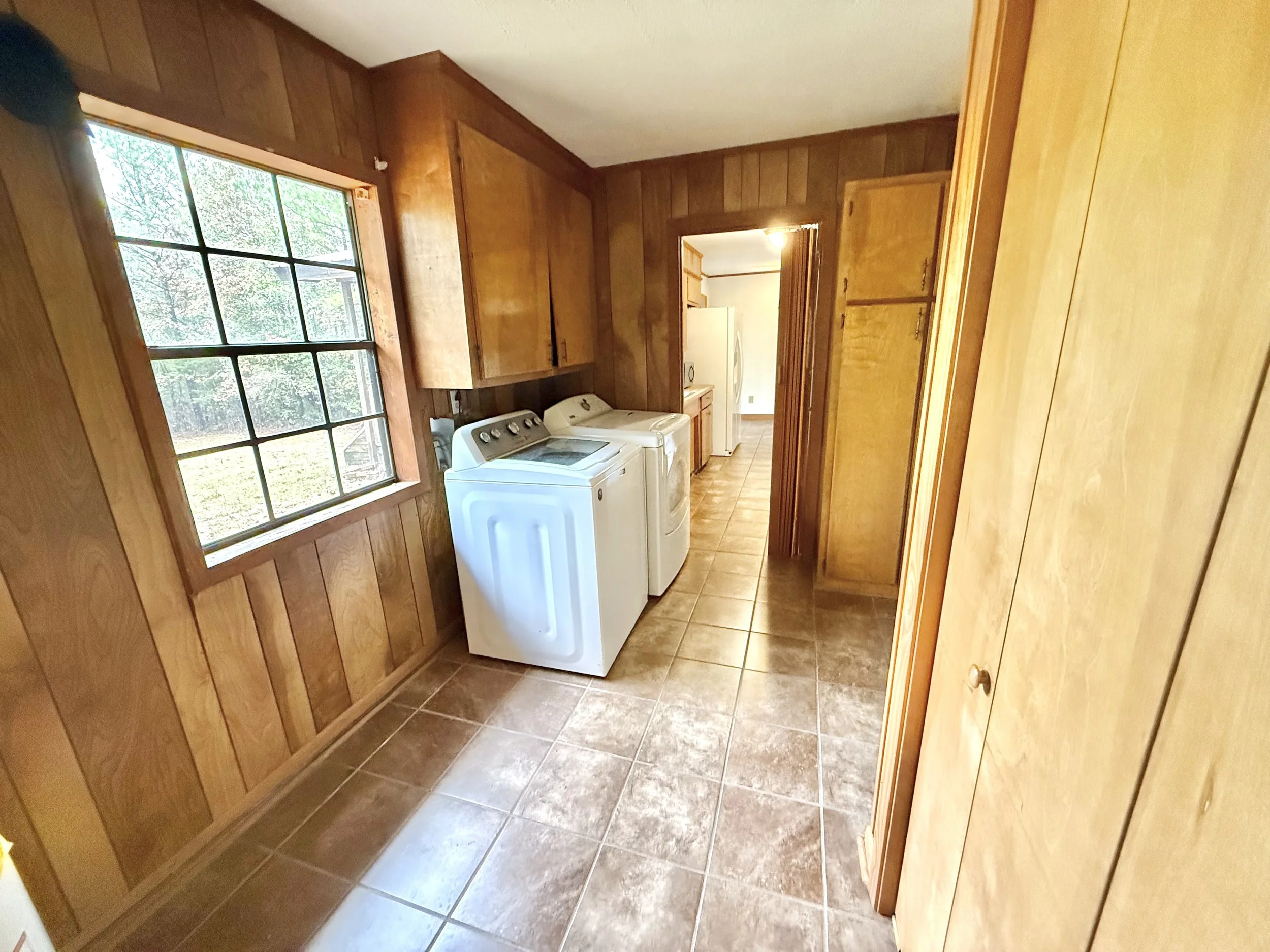 15 Laundry Room.jpeg