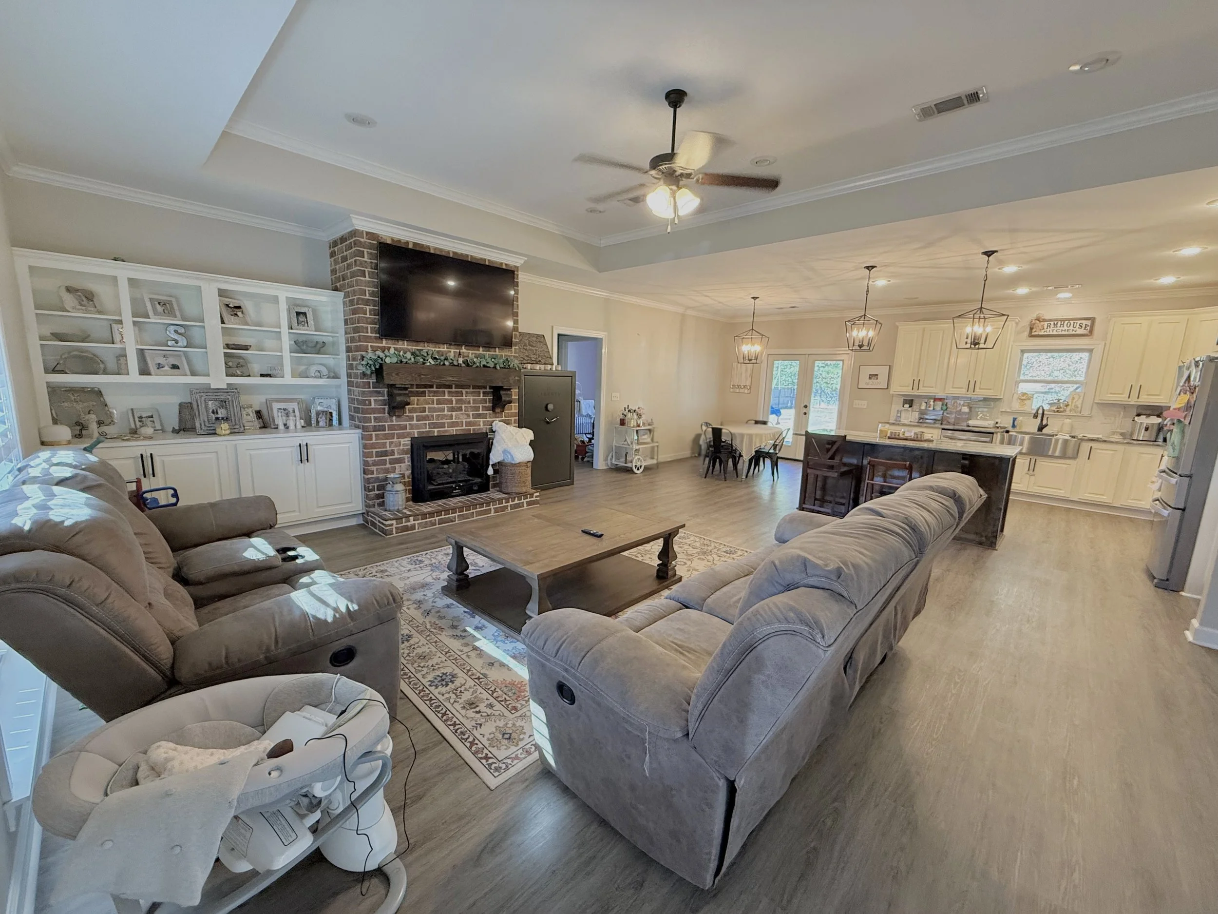 5 Living Room .jpeg