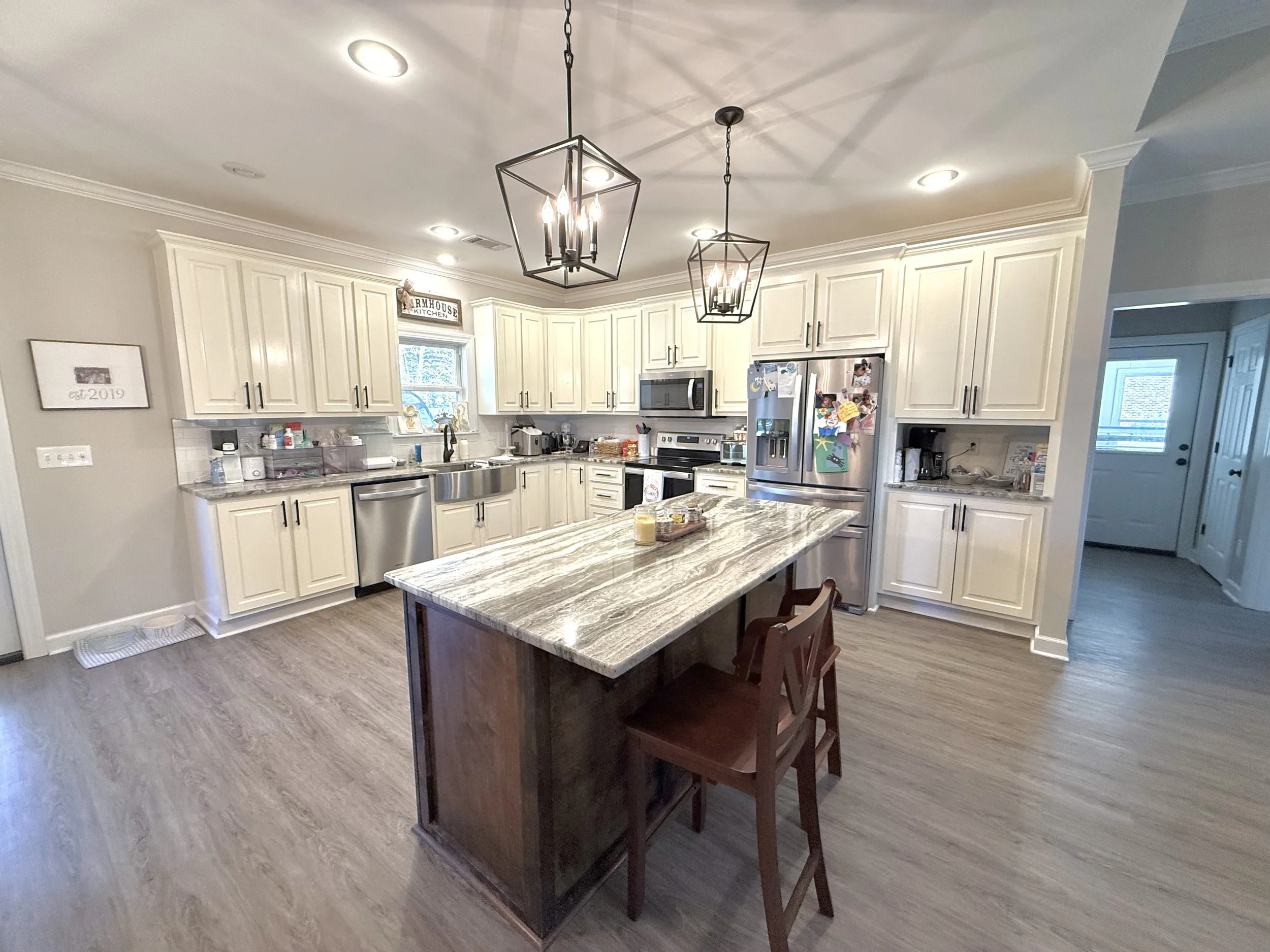 9 Kitchen.jpeg