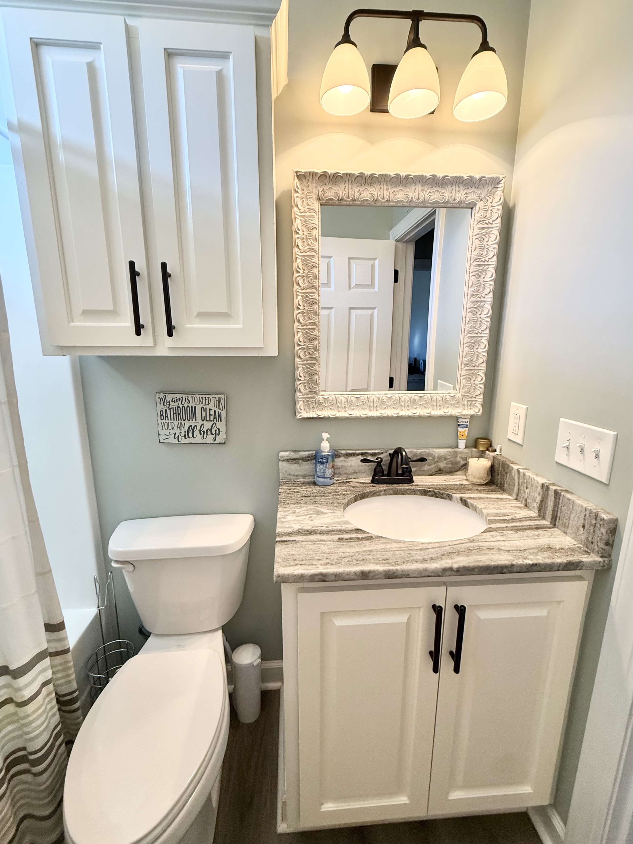 28 2nd Bathroom (2).jpeg
