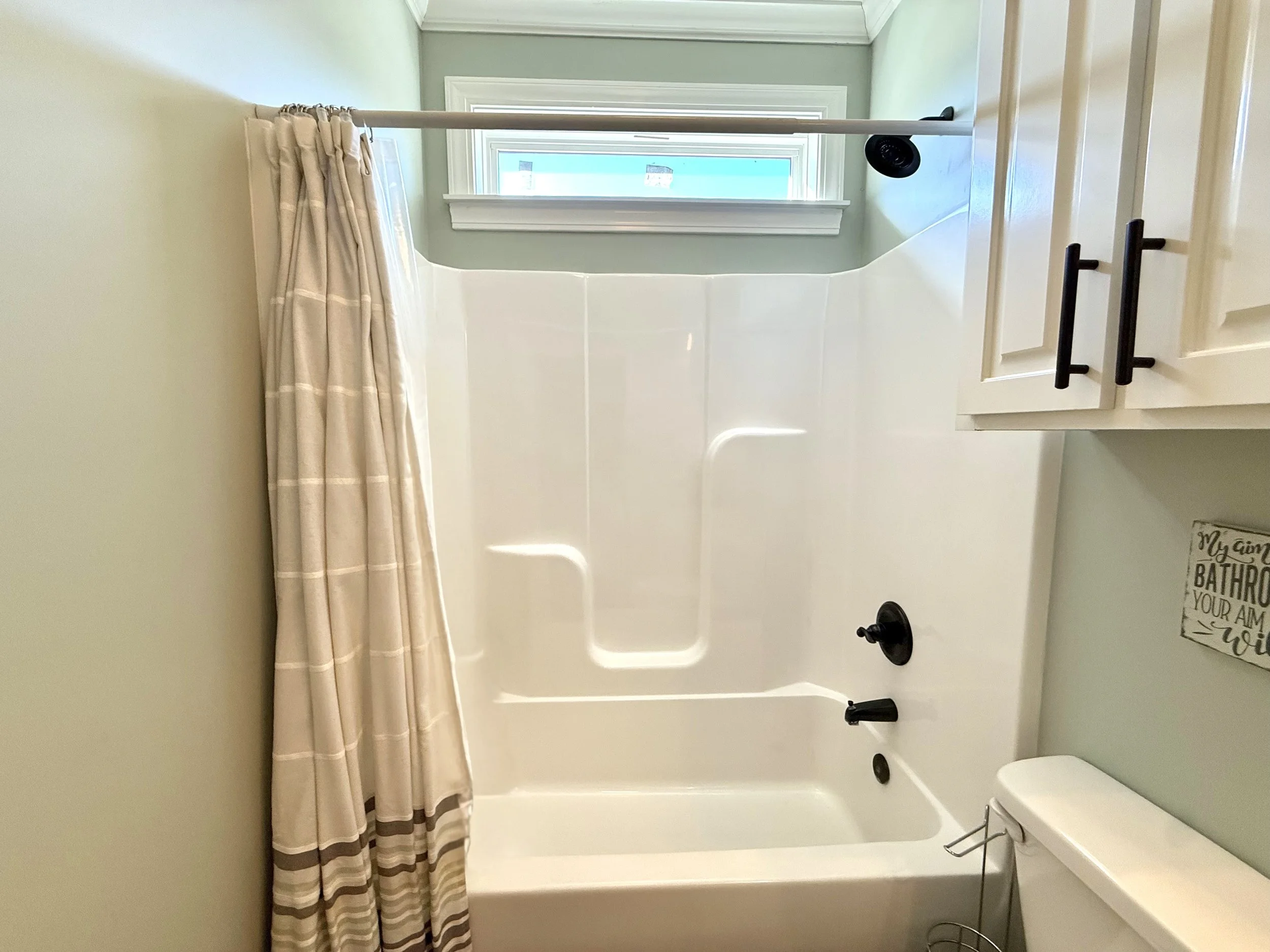 29 2nd Bathroom (3).jpeg
