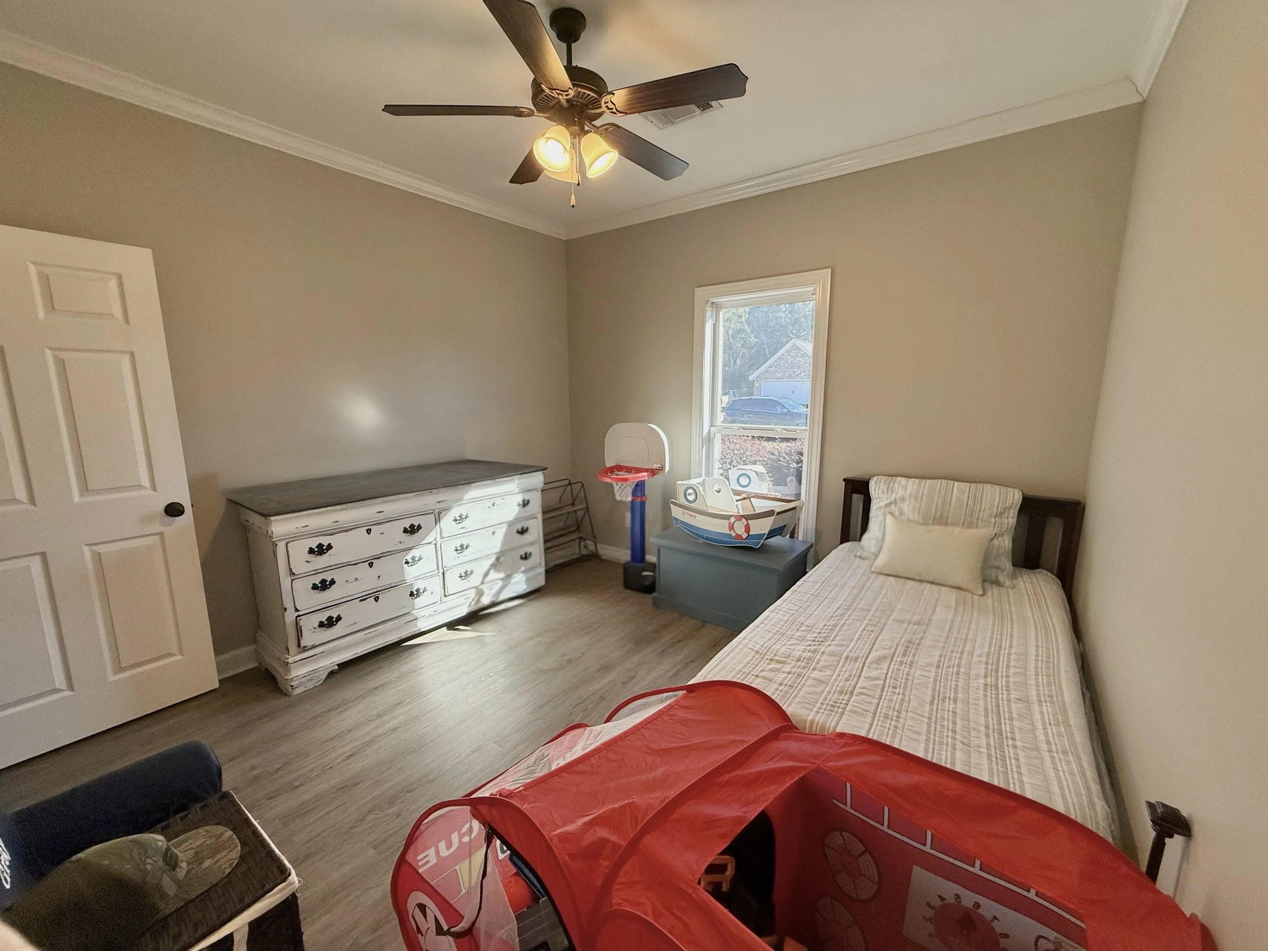 31 3rd Bedroom (2).jpeg