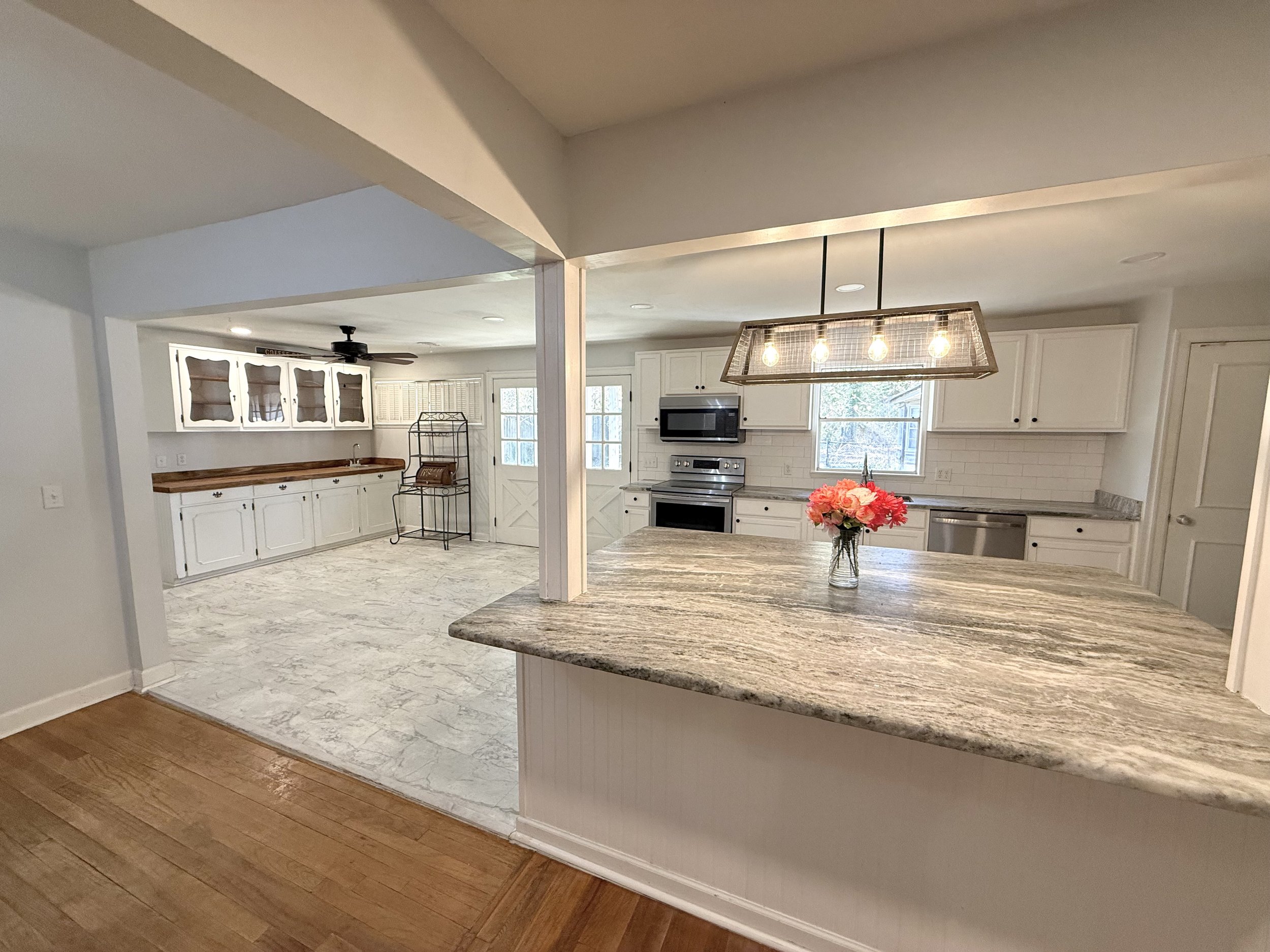 9 Kitchen (3).jpeg
