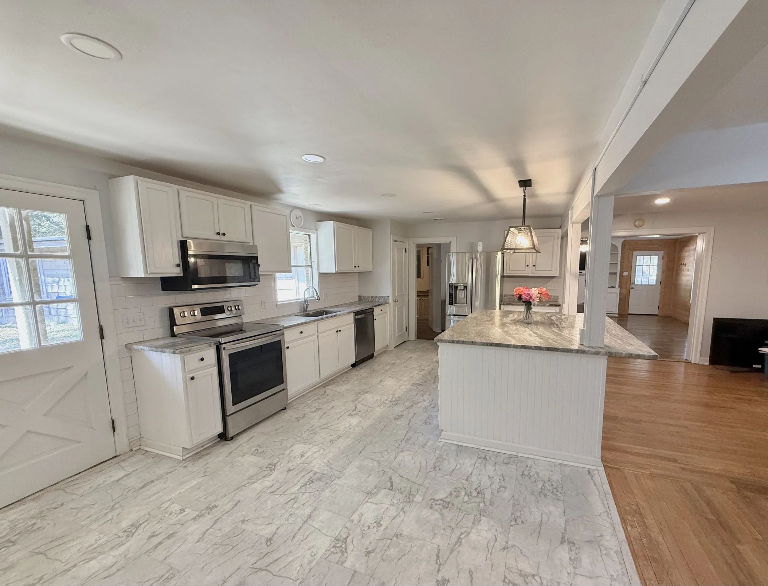 11 Kitchen (5).jpeg