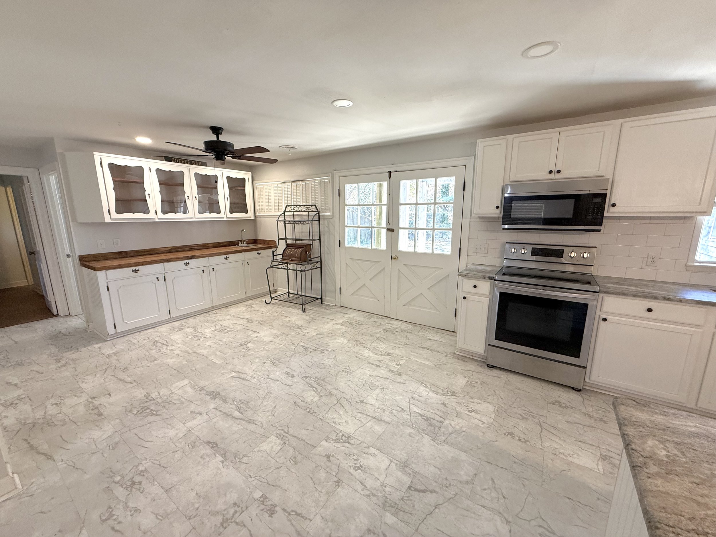 10 Kitchen (4).jpeg