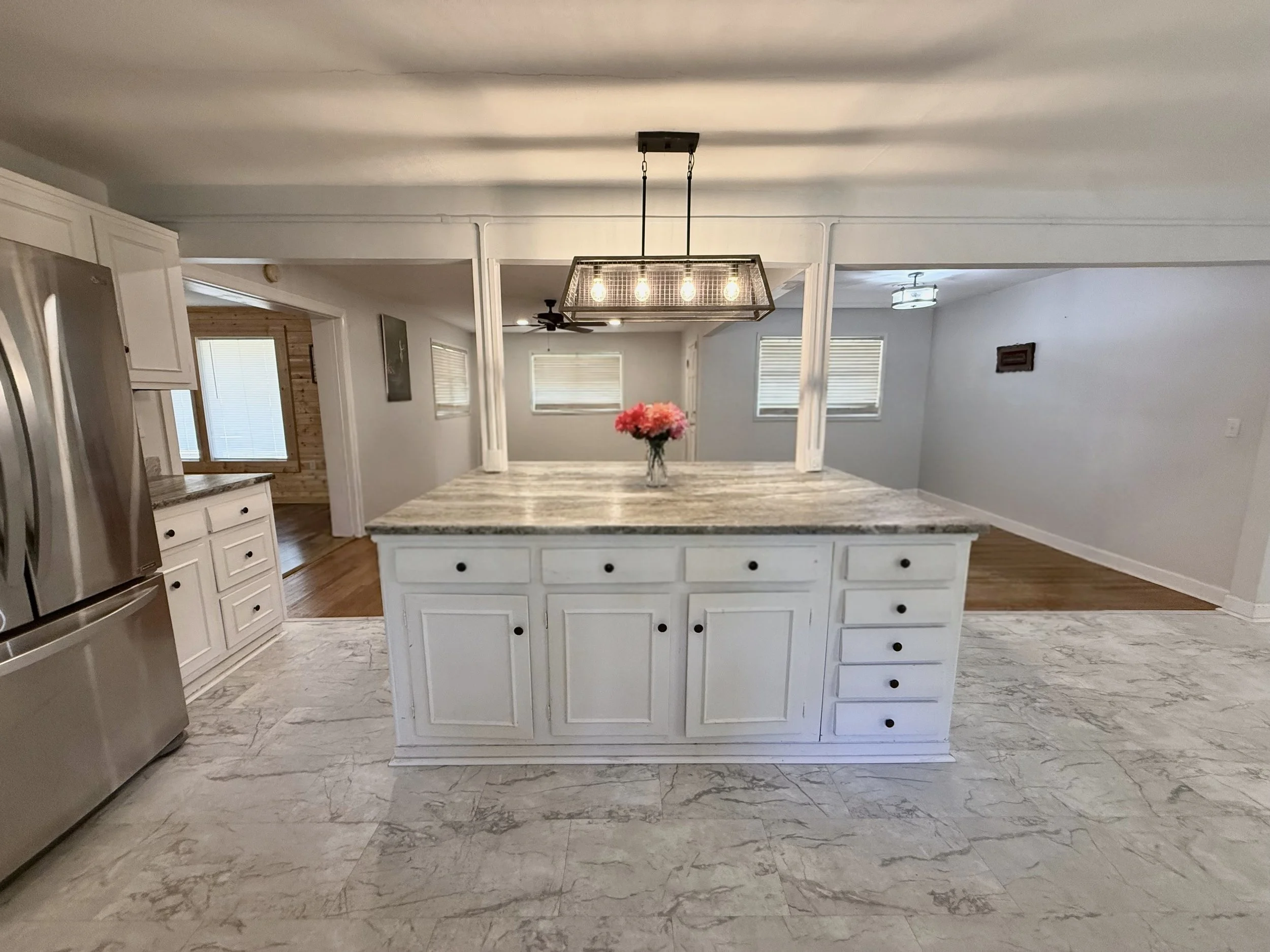 12 kitchen: dining room: foyer.jpeg