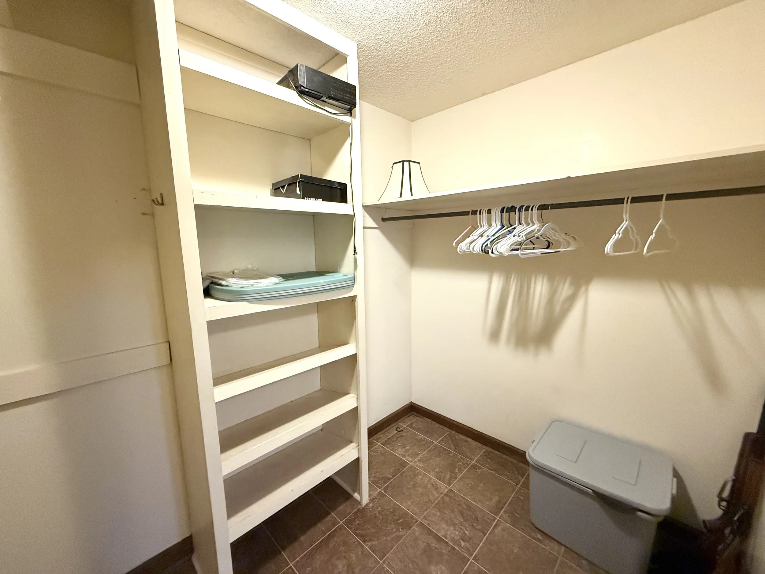 15 Primary Closet (3).jpeg