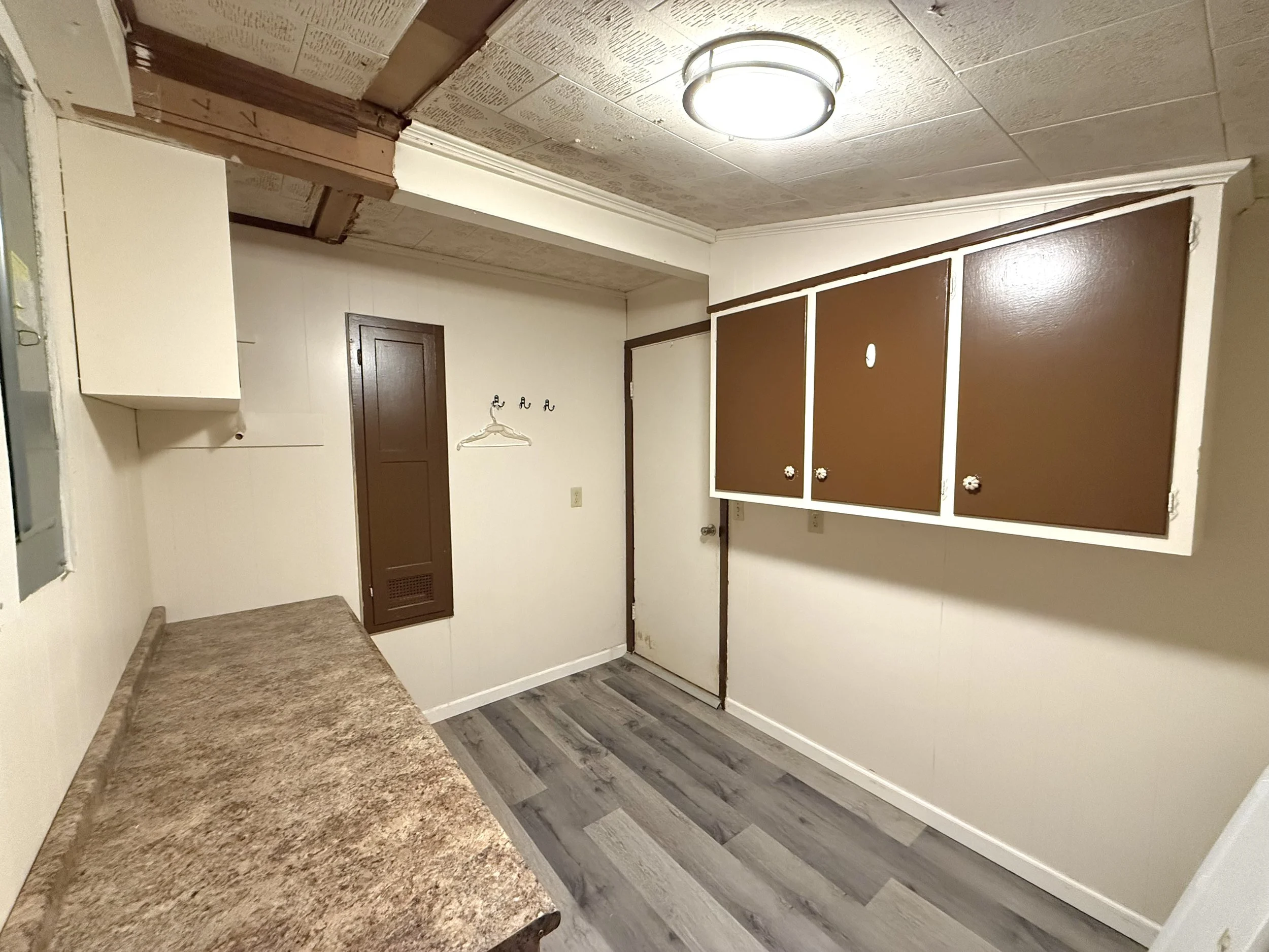 21 Laundry Room (2).jpeg