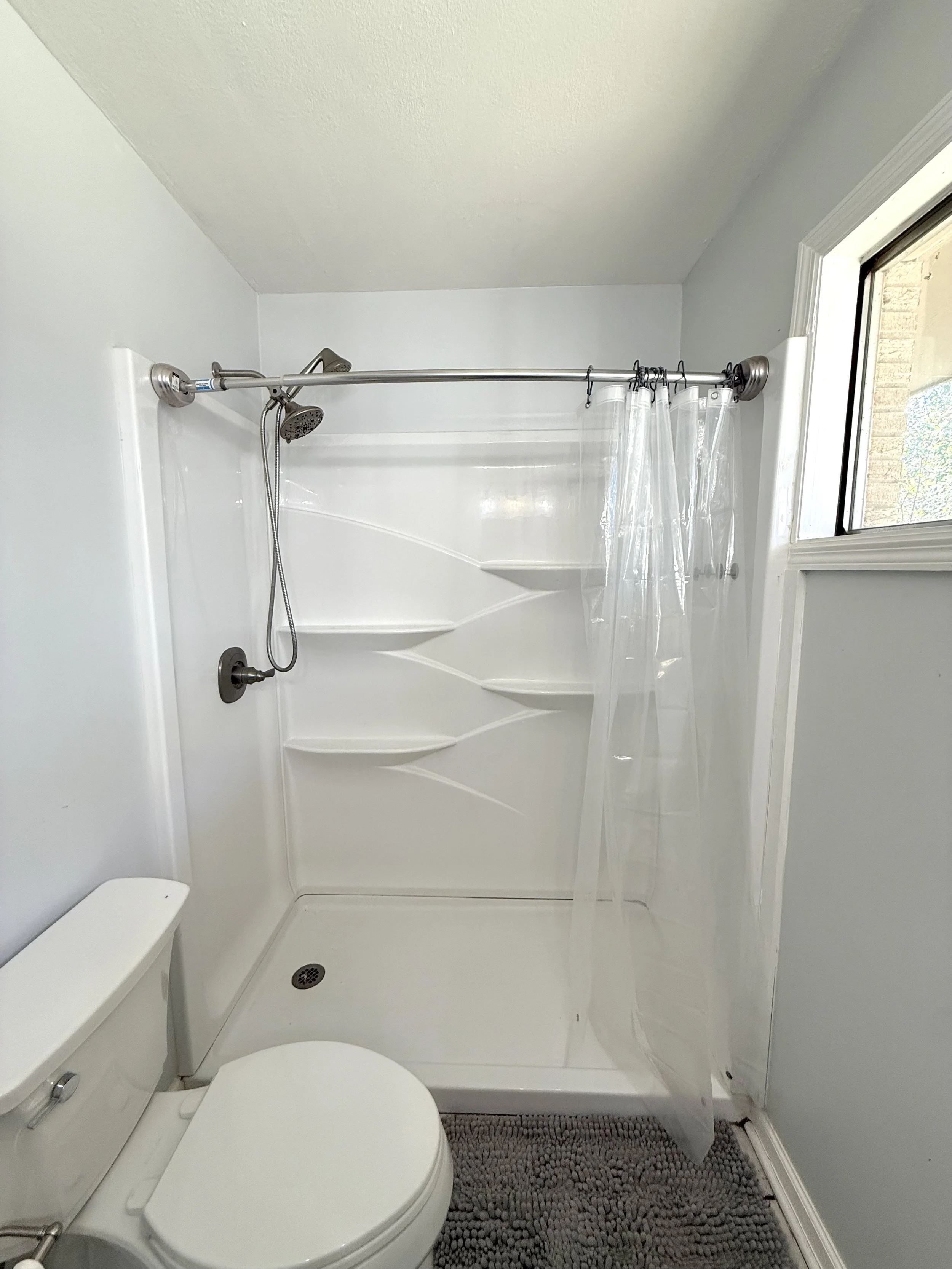 25 2nd Bathroom (2).jpeg