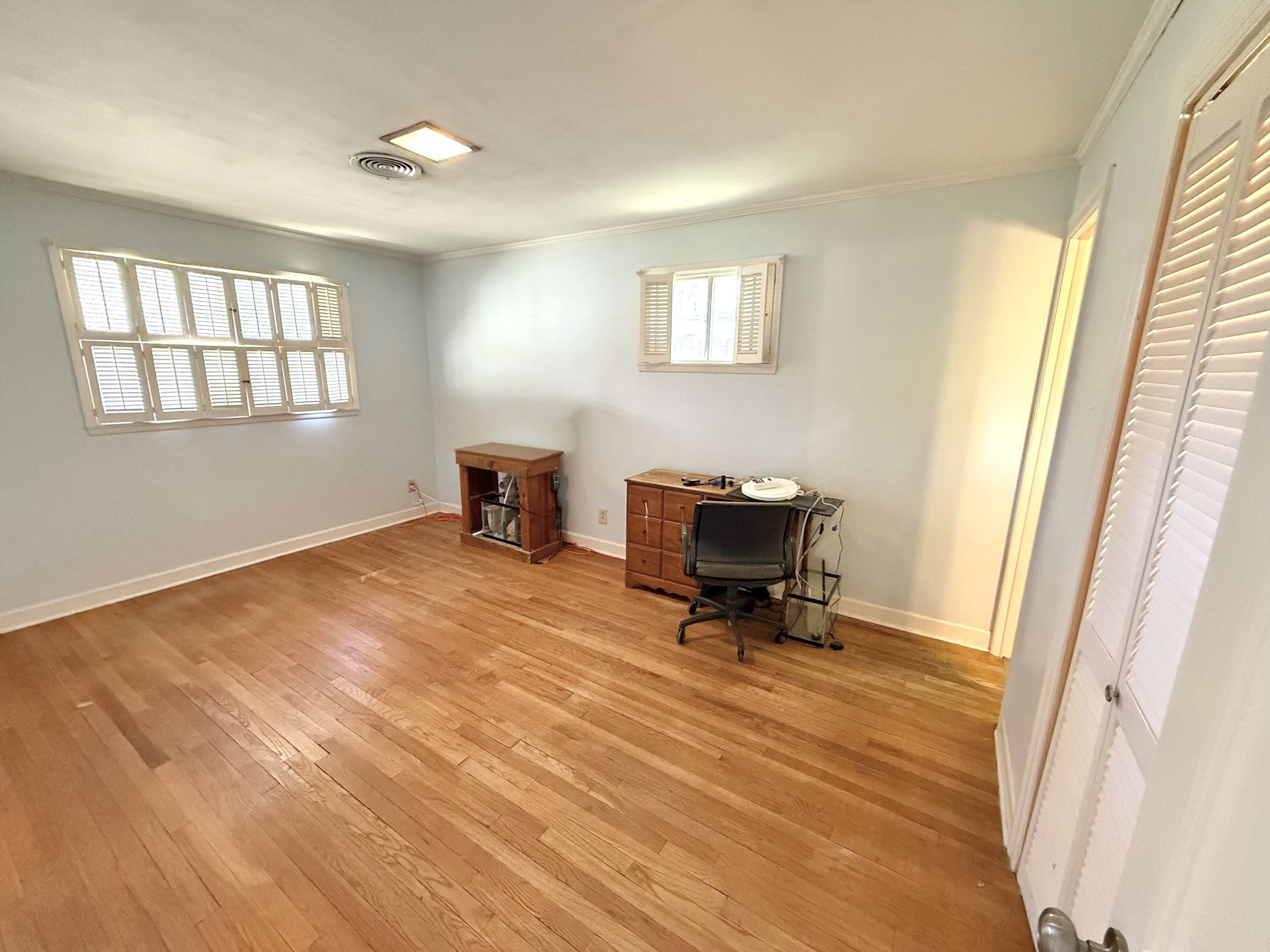 27 3rd Bedroom.jpeg