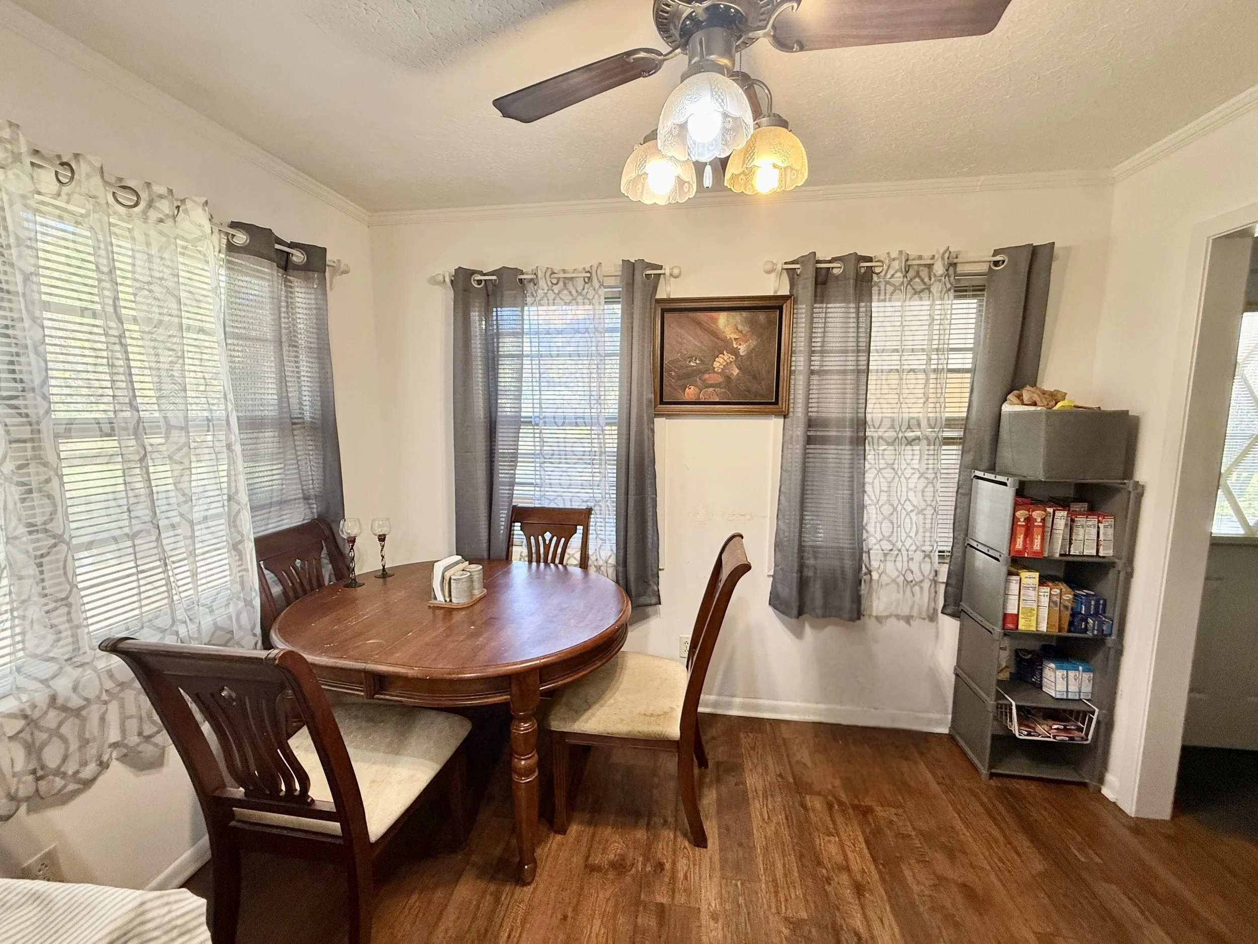 10 Dining Room (2).jpeg